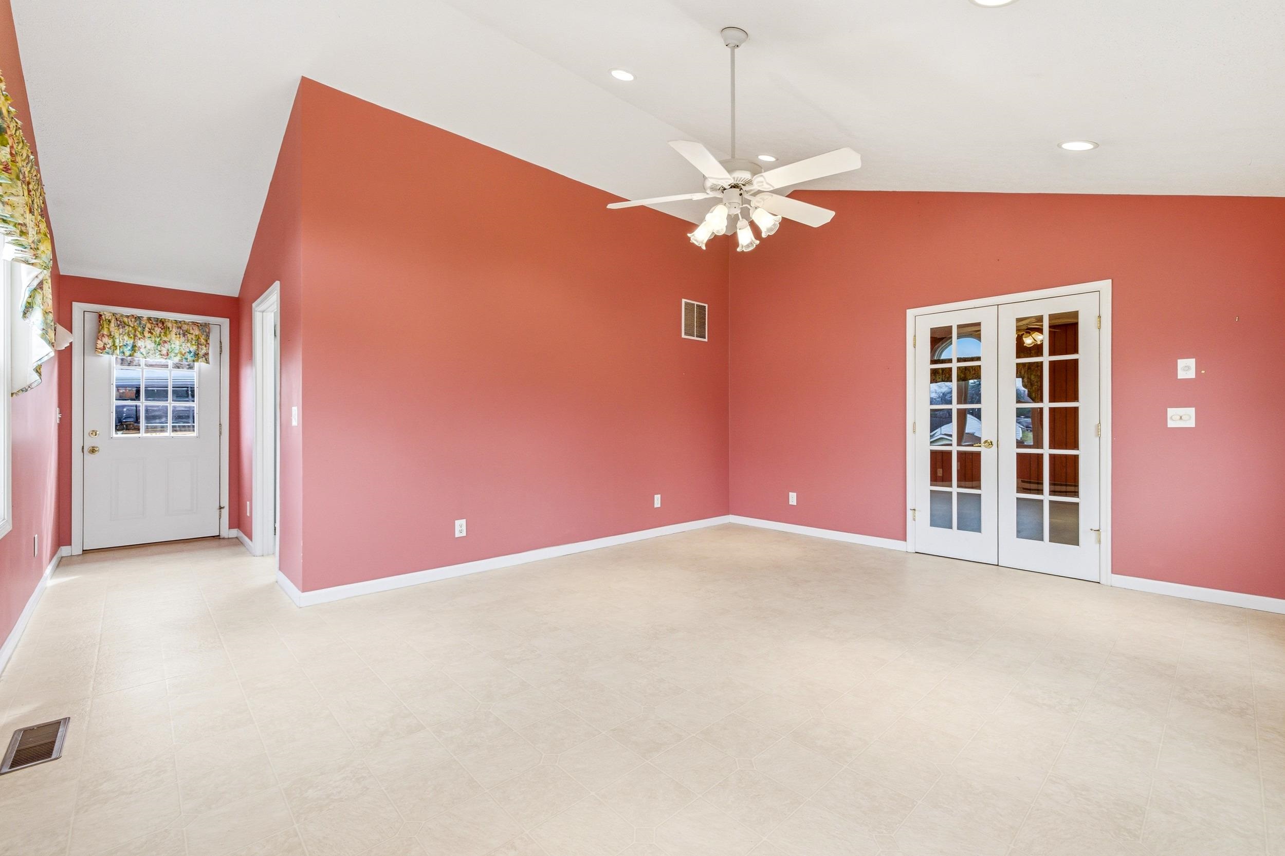 197 S C ST, TIMBERVILLE, Virginia 22853, 3 Bedrooms Bedrooms, ,2 BathroomsBathrooms,Residential,197 S C ST,674085 MLS # 674085