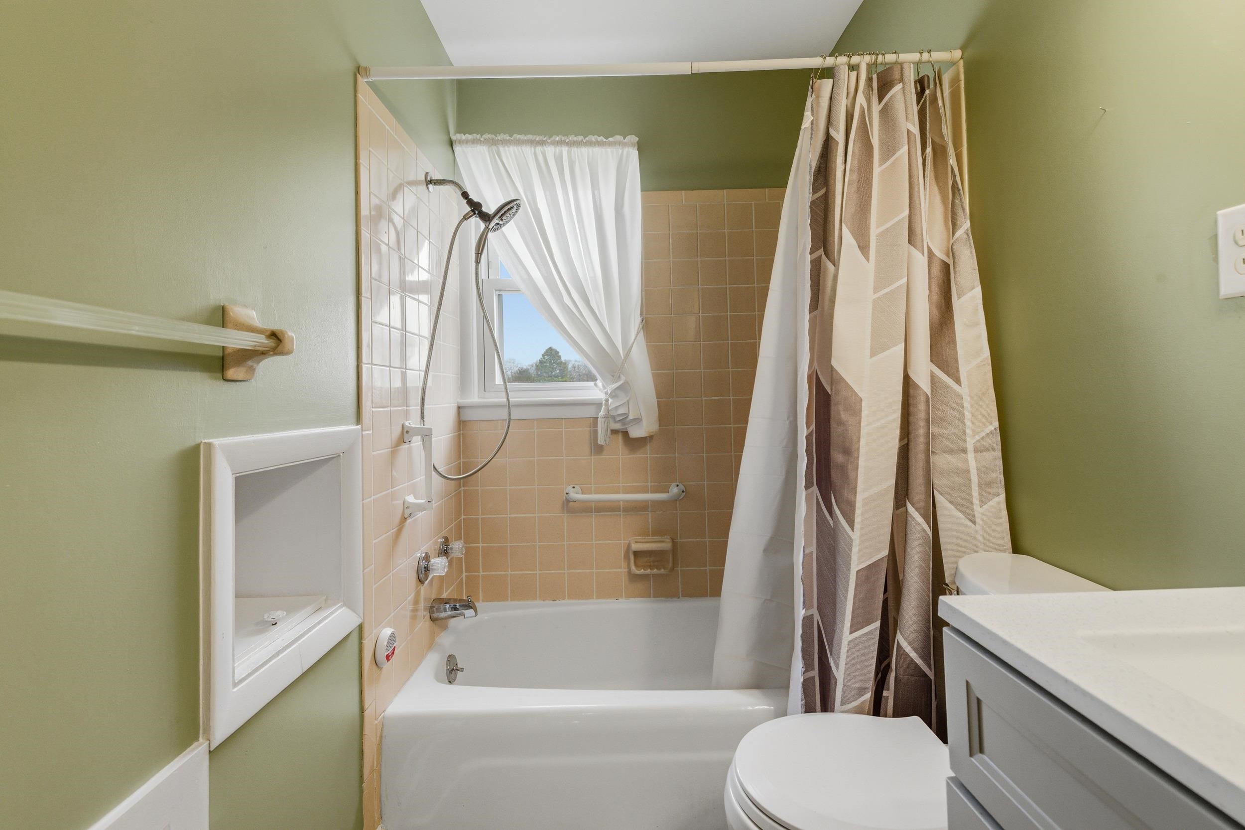 197 S C ST, TIMBERVILLE, Virginia 22853, 3 Bedrooms Bedrooms, ,2 BathroomsBathrooms,Residential,197 S C ST,674085 MLS # 674085