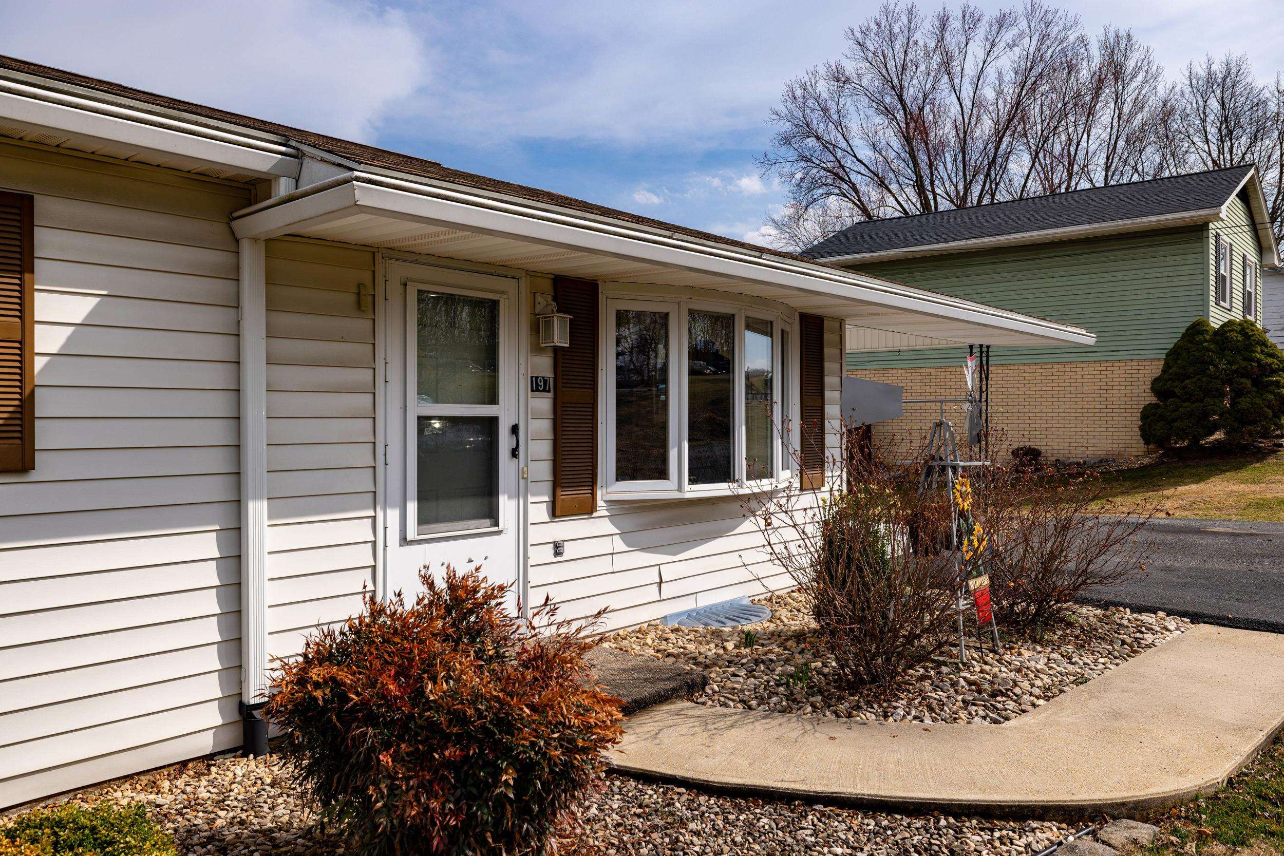 197 S C ST, TIMBERVILLE, Virginia 22853, 3 Bedrooms Bedrooms, ,2 BathroomsBathrooms,Residential,197 S C ST,674085 MLS # 674085