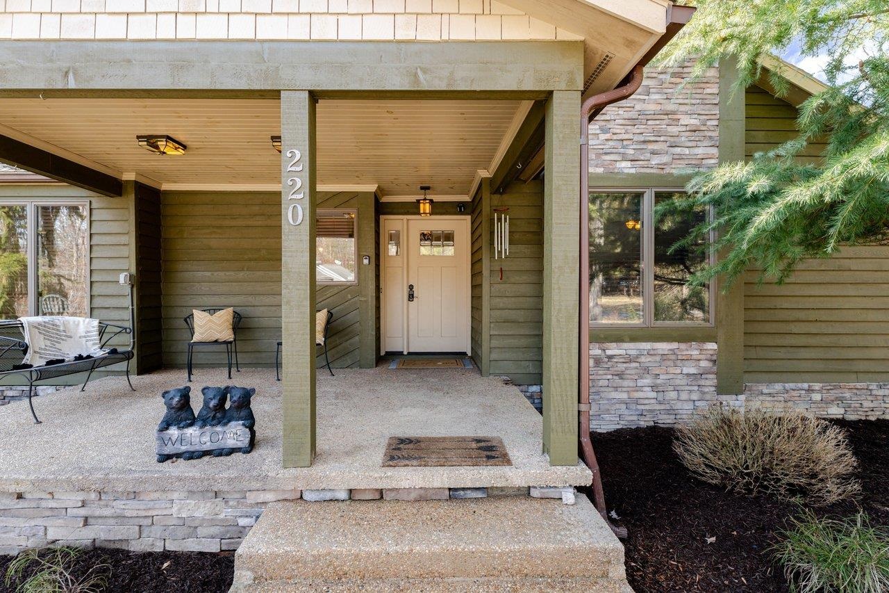 220 MARTIN LN, MCGAHEYSVILLE, Virginia 22840, 3 Bedrooms Bedrooms, ,2 BathroomsBathrooms,Residential,220 MARTIN LN,674088 MLS # 674088