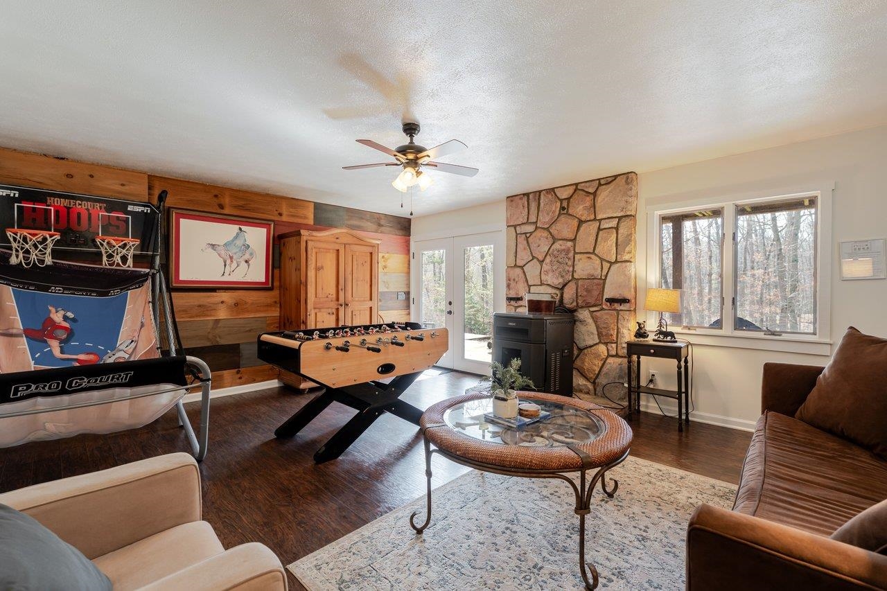 220 MARTIN LN, MCGAHEYSVILLE, Virginia 22840, 3 Bedrooms Bedrooms, ,2 BathroomsBathrooms,Residential,220 MARTIN LN,674088 MLS # 674088