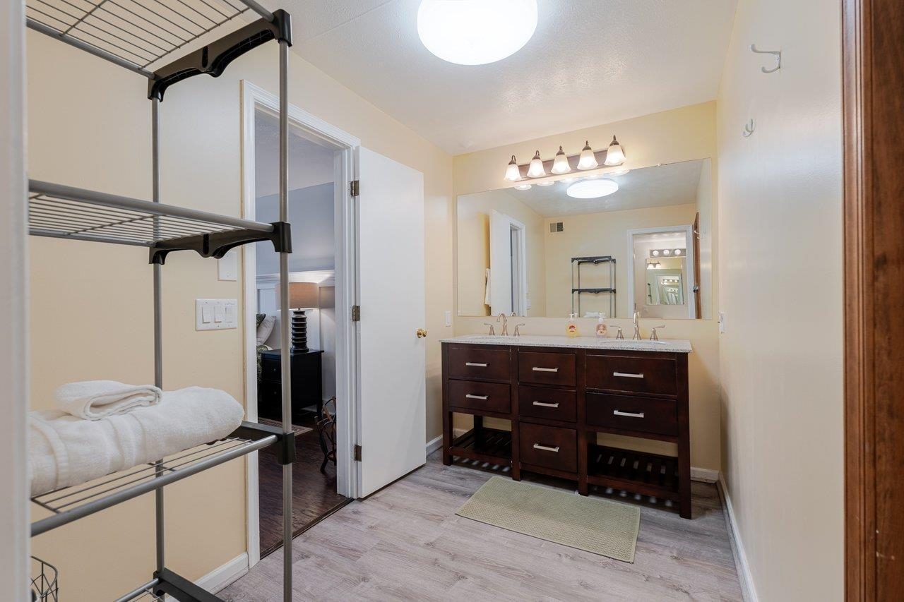 220 MARTIN LN, MCGAHEYSVILLE, Virginia 22840, 3 Bedrooms Bedrooms, ,2 BathroomsBathrooms,Residential,220 MARTIN LN,674088 MLS # 674088