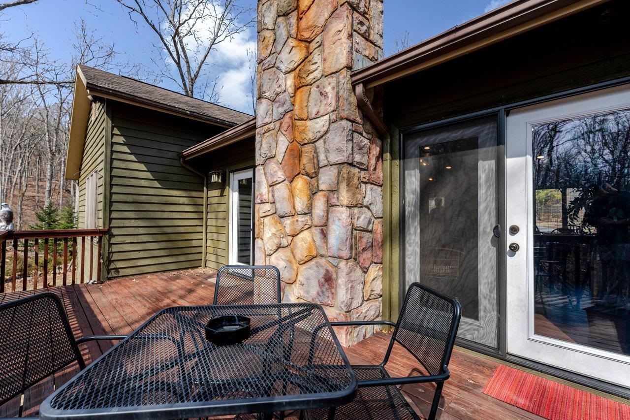 220 MARTIN LN, MCGAHEYSVILLE, Virginia 22840, 3 Bedrooms Bedrooms, ,2 BathroomsBathrooms,Residential,220 MARTIN LN,674088 MLS # 674088