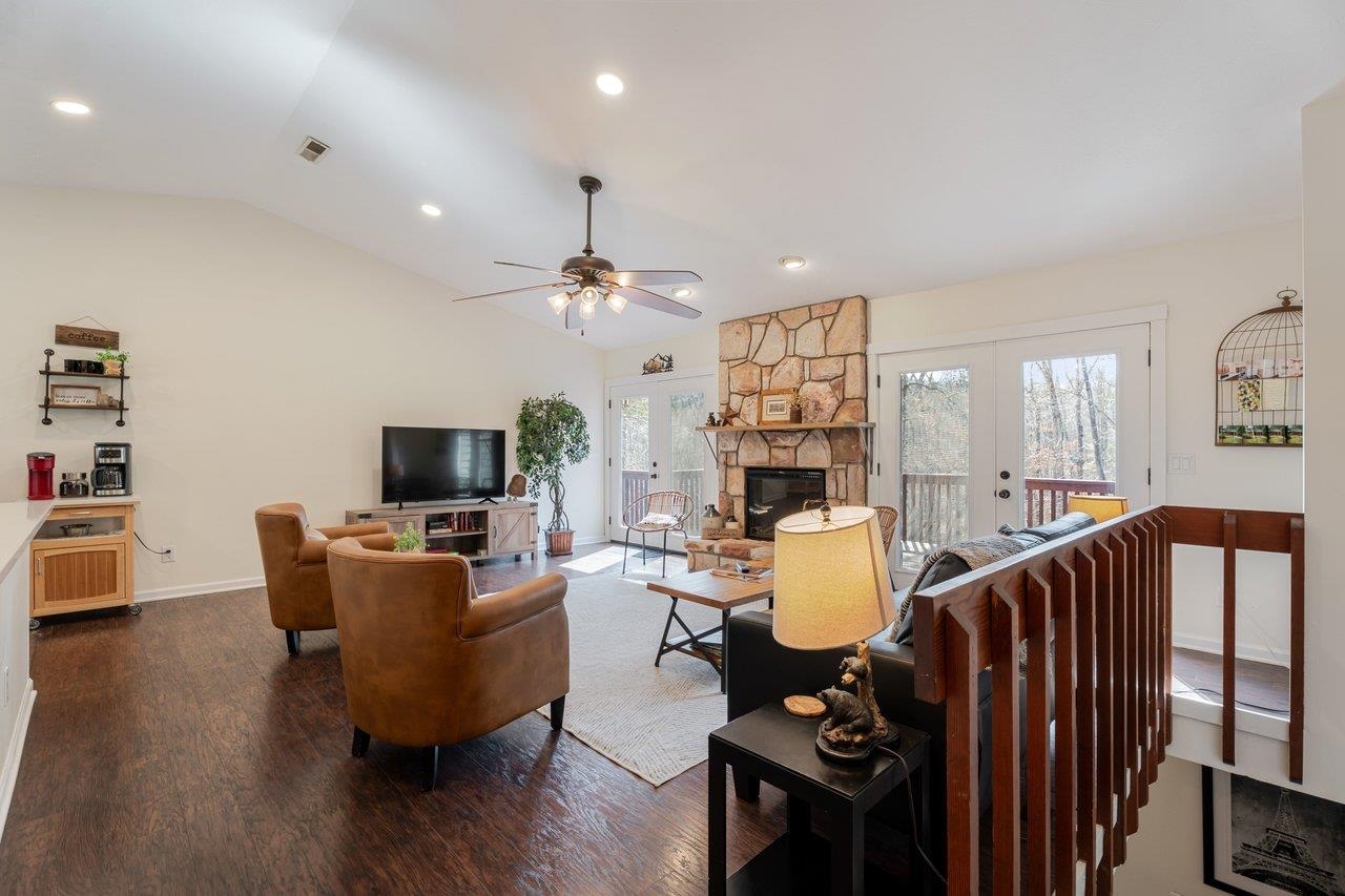 220 MARTIN LN, MCGAHEYSVILLE, Virginia 22840, 3 Bedrooms Bedrooms, ,2 BathroomsBathrooms,Residential,220 MARTIN LN,674088 MLS # 674088