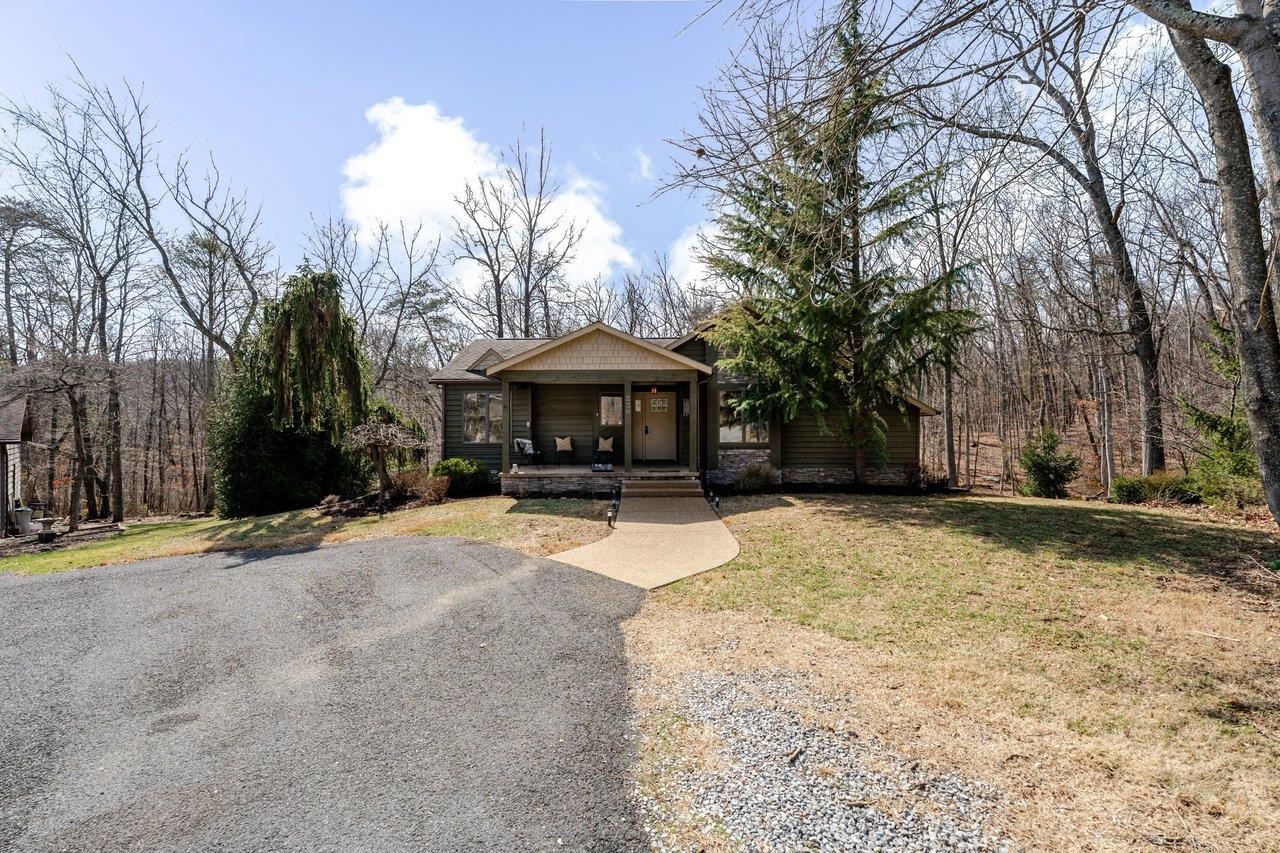 220 MARTIN LN, MCGAHEYSVILLE, Virginia 22840, 3 Bedrooms Bedrooms, ,2 BathroomsBathrooms,Residential,220 MARTIN LN,674088 MLS # 674088