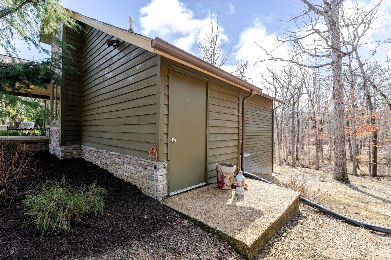 220 MARTIN LN, MCGAHEYSVILLE, Virginia 22840, 3 Bedrooms Bedrooms, ,2 BathroomsBathrooms,Residential,220 MARTIN LN,674088 MLS # 674088