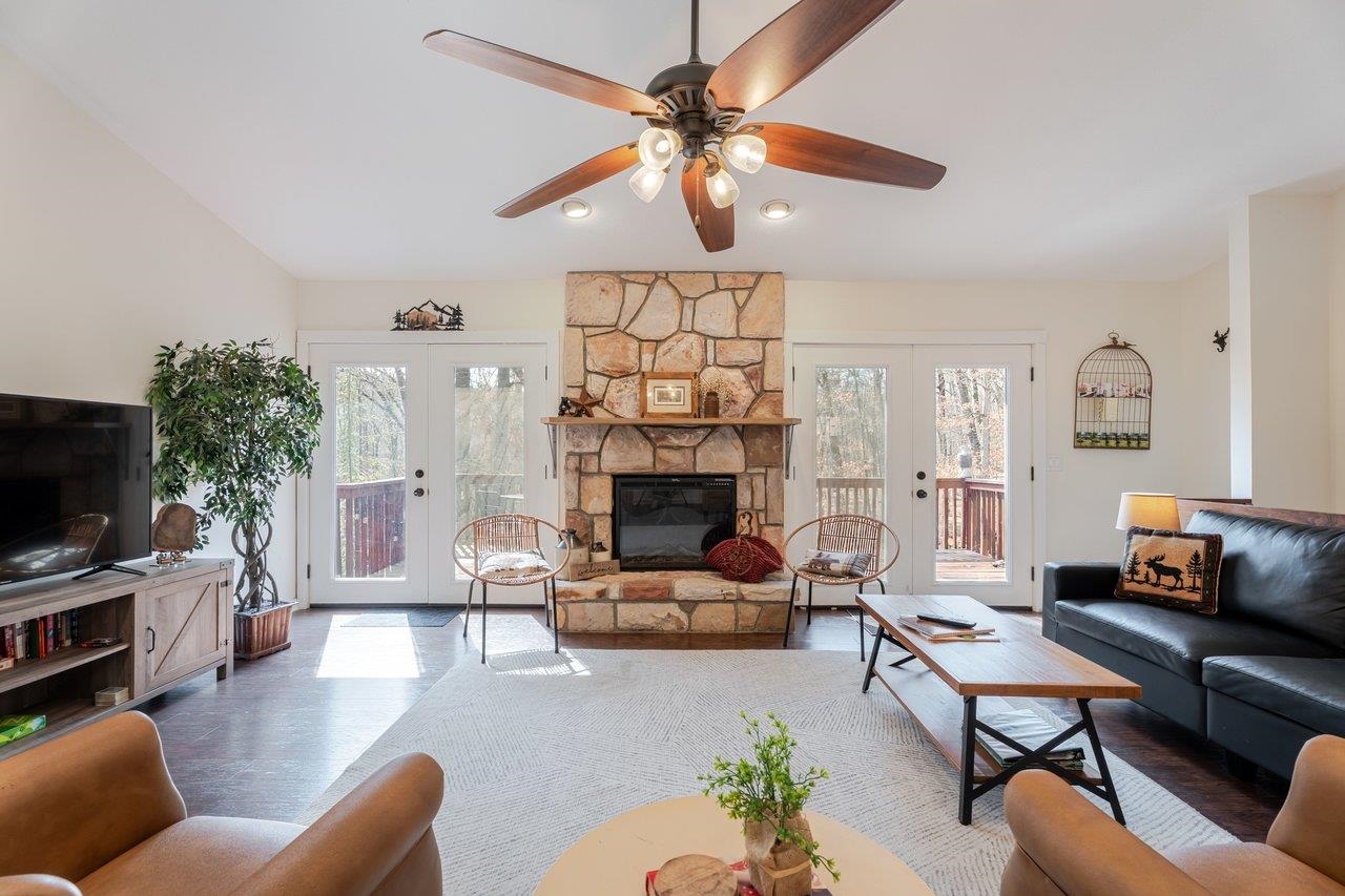 220 MARTIN LN, MCGAHEYSVILLE, Virginia 22840, 3 Bedrooms Bedrooms, ,2 BathroomsBathrooms,Residential,220 MARTIN LN,674088 MLS # 674088