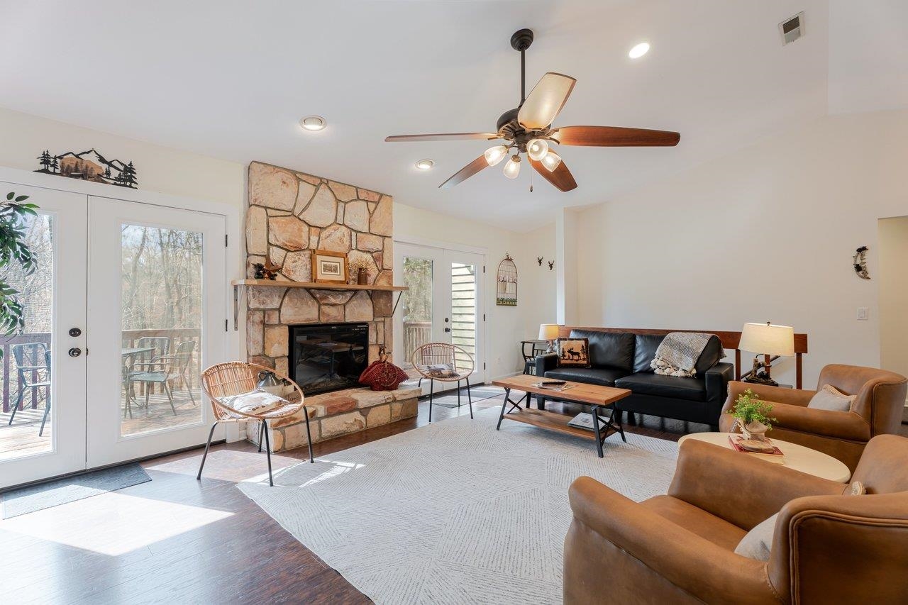 220 MARTIN LN, MCGAHEYSVILLE, Virginia 22840, 3 Bedrooms Bedrooms, ,2 BathroomsBathrooms,Residential,220 MARTIN LN,674088 MLS # 674088