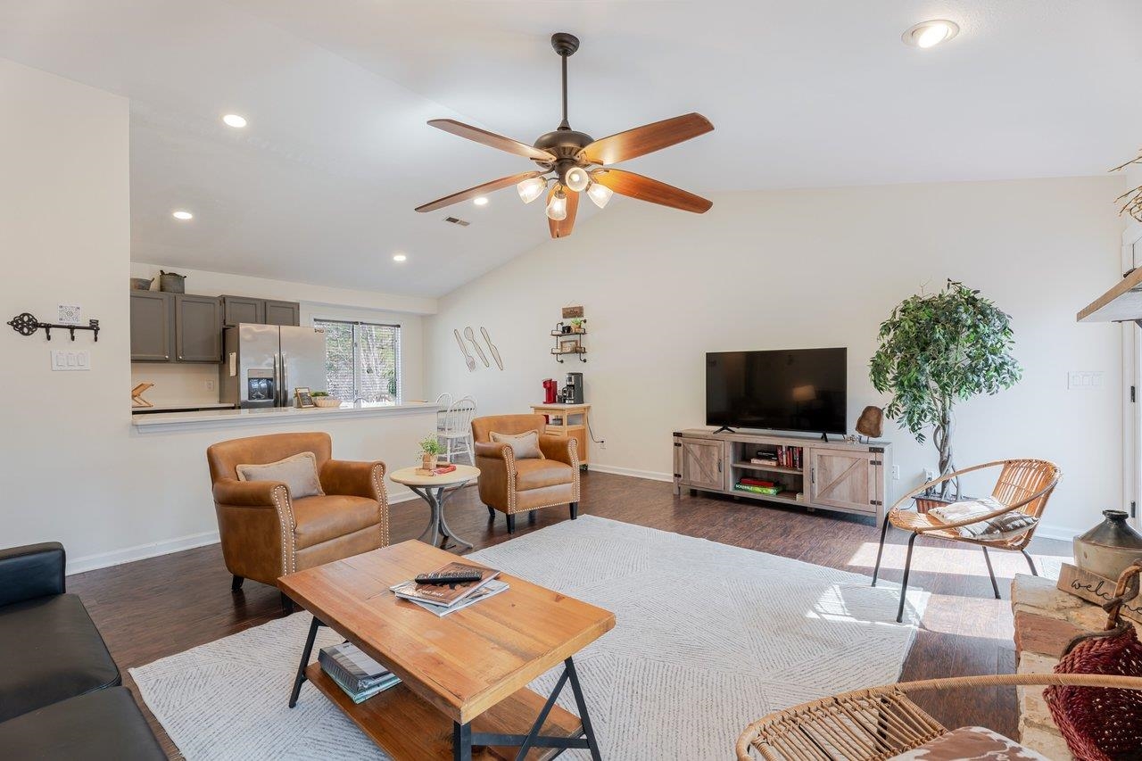 220 MARTIN LN, MCGAHEYSVILLE, Virginia 22840, 3 Bedrooms Bedrooms, ,2 BathroomsBathrooms,Residential,220 MARTIN LN,674088 MLS # 674088