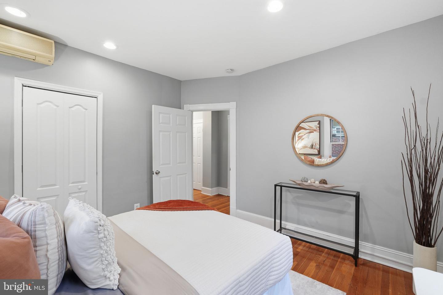 5112 CONNECTICUT AVE NW #204, WASHINGTON, District Of Columbia 20008, 2 Bedrooms Bedrooms, ,1 BathroomBathrooms,Residential,For sale,5112 CONNECTICUT AVE NW #204,DCDC2245192 MLS # DCDC2245192