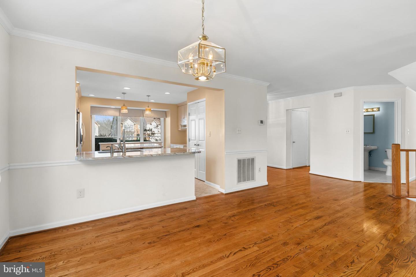 3402 WALNUT HILL CT, FALLS CHURCH, Virginia 22042, 3 Bedrooms Bedrooms, 10 Rooms Rooms,4 BathroomsBathrooms,Residential,For sale,3402 WALNUT HILL CT,VAFX2292254 MLS # VAFX2292254