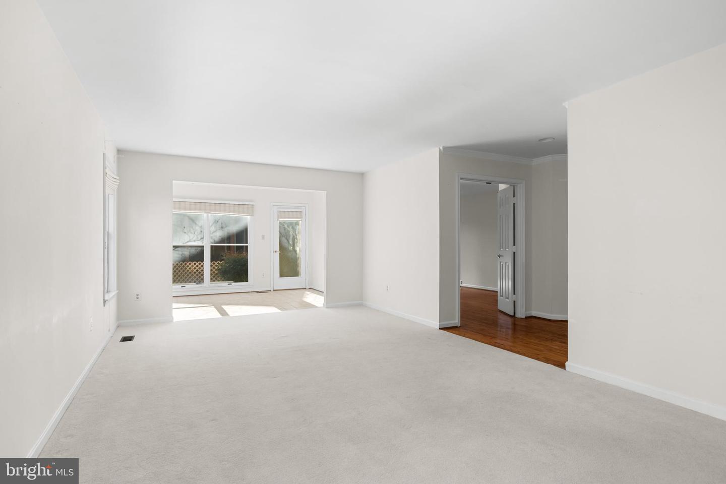 3402 WALNUT HILL CT, FALLS CHURCH, Virginia 22042, 3 Bedrooms Bedrooms, 10 Rooms Rooms,4 BathroomsBathrooms,Residential,For sale,3402 WALNUT HILL CT,VAFX2292254 MLS # VAFX2292254