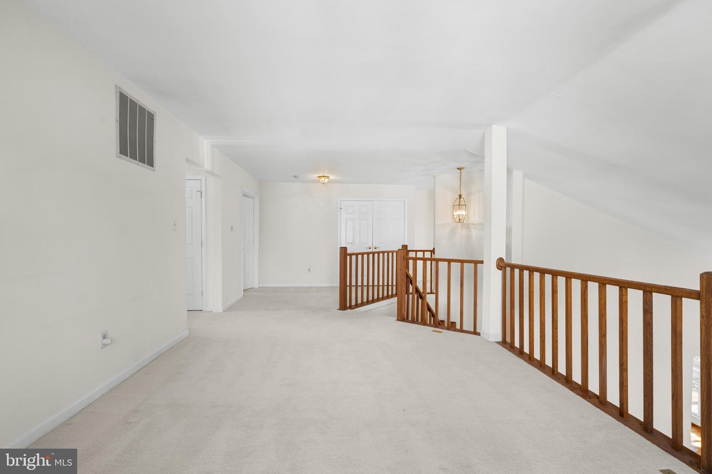 3402 WALNUT HILL CT, FALLS CHURCH, Virginia 22042, 3 Bedrooms Bedrooms, 10 Rooms Rooms,4 BathroomsBathrooms,Residential,For sale,3402 WALNUT HILL CT,VAFX2292254 MLS # VAFX2292254