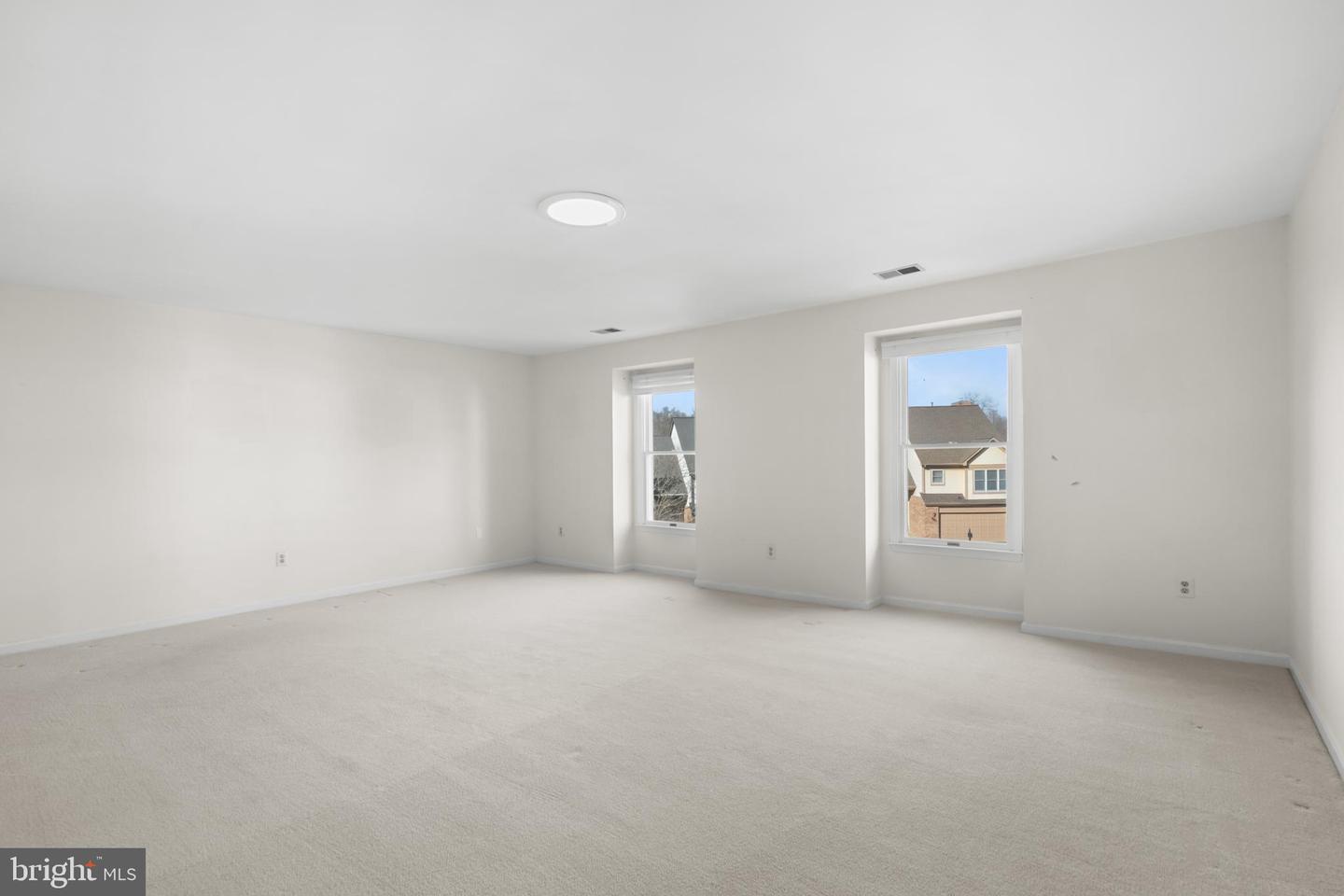 3402 WALNUT HILL CT, FALLS CHURCH, Virginia 22042, 3 Bedrooms Bedrooms, 10 Rooms Rooms,4 BathroomsBathrooms,Residential,For sale,3402 WALNUT HILL CT,VAFX2292254 MLS # VAFX2292254