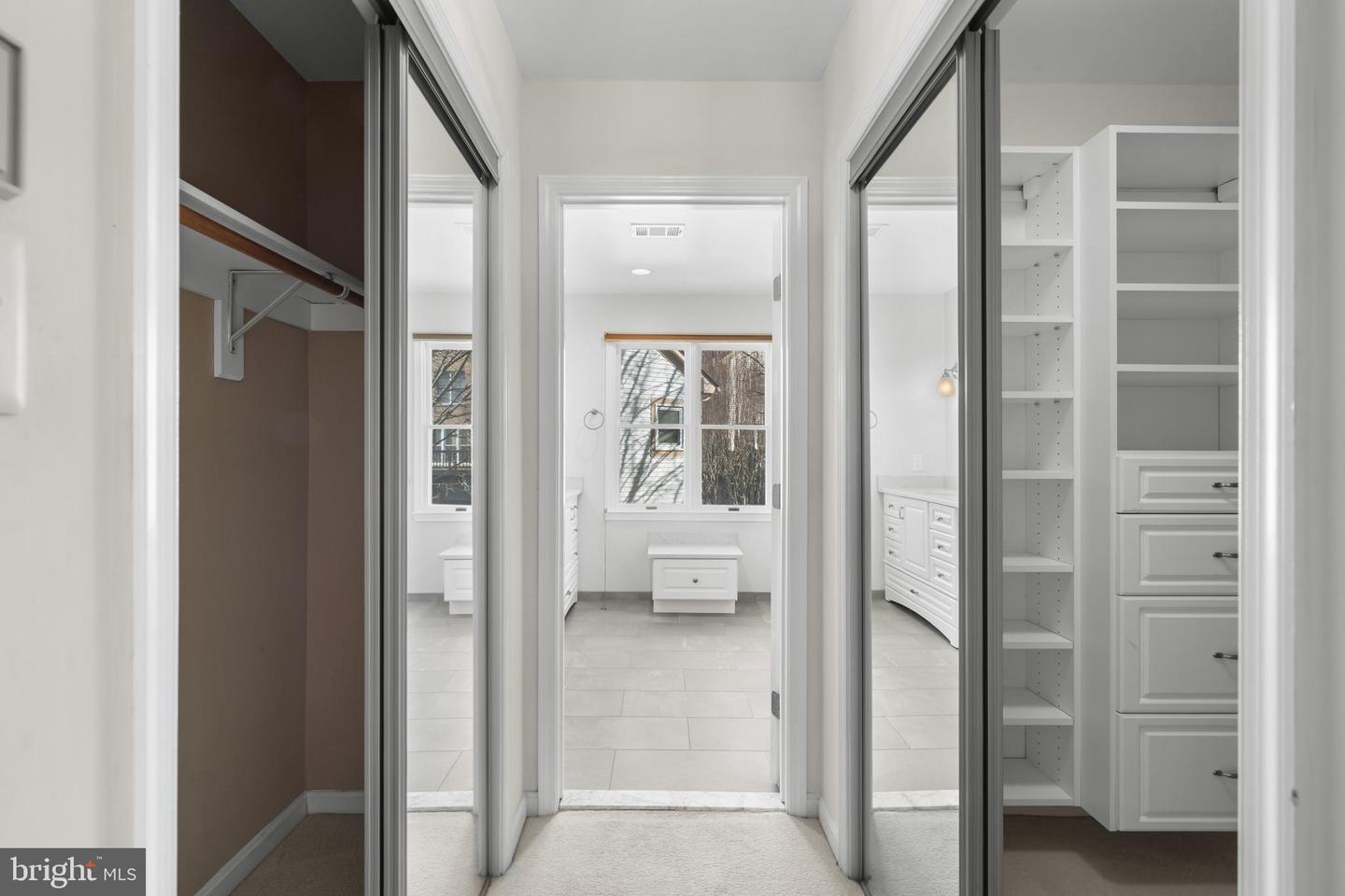 3402 WALNUT HILL CT, FALLS CHURCH, Virginia 22042, 3 Bedrooms Bedrooms, 10 Rooms Rooms,4 BathroomsBathrooms,Residential,For sale,3402 WALNUT HILL CT,VAFX2292254 MLS # VAFX2292254