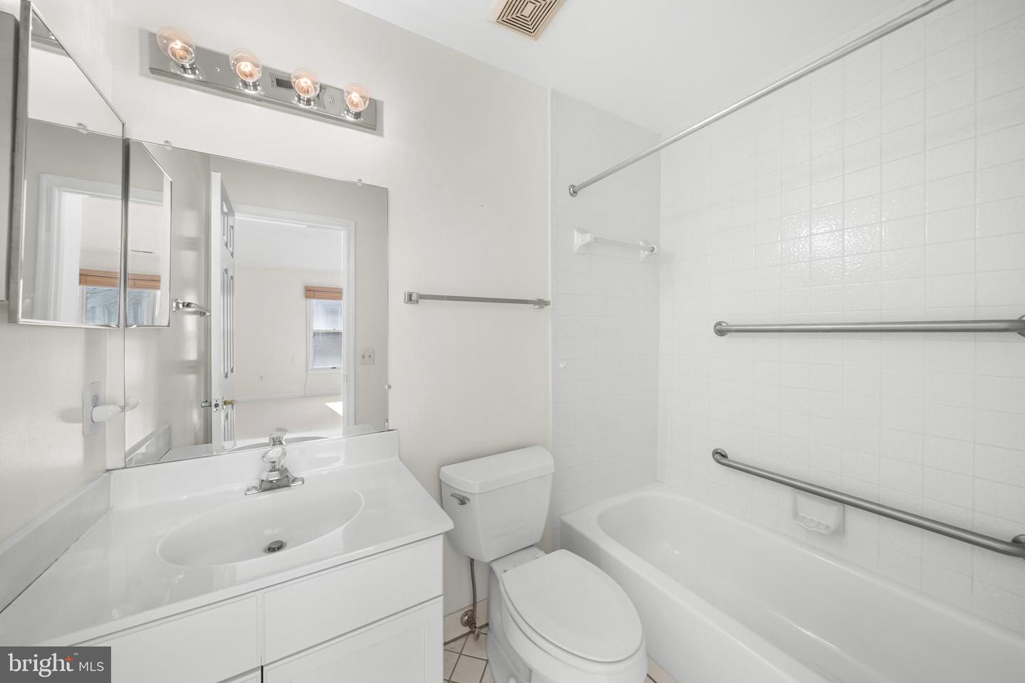 3402 WALNUT HILL CT, FALLS CHURCH, Virginia 22042, 3 Bedrooms Bedrooms, 10 Rooms Rooms,4 BathroomsBathrooms,Residential,For sale,3402 WALNUT HILL CT,VAFX2292254 MLS # VAFX2292254