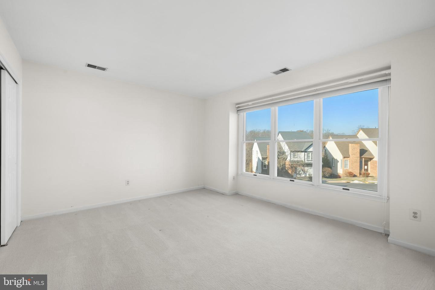 3402 WALNUT HILL CT, FALLS CHURCH, Virginia 22042, 3 Bedrooms Bedrooms, 10 Rooms Rooms,4 BathroomsBathrooms,Residential,For sale,3402 WALNUT HILL CT,VAFX2292254 MLS # VAFX2292254