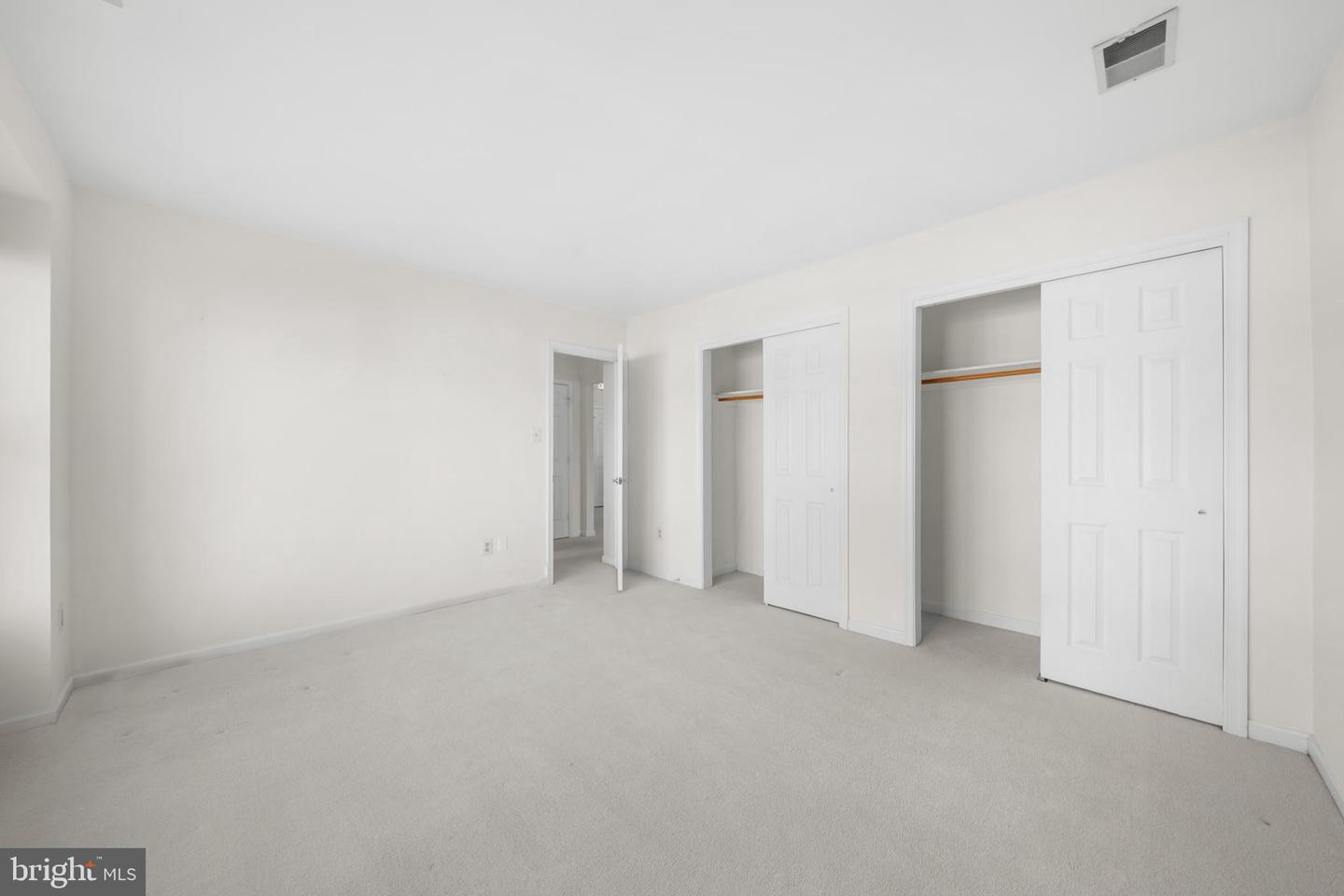 3402 WALNUT HILL CT, FALLS CHURCH, Virginia 22042, 3 Bedrooms Bedrooms, 10 Rooms Rooms,4 BathroomsBathrooms,Residential,For sale,3402 WALNUT HILL CT,VAFX2292254 MLS # VAFX2292254