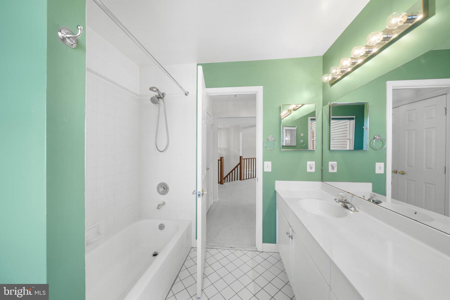 3402 WALNUT HILL CT, FALLS CHURCH, Virginia 22042, 3 Bedrooms Bedrooms, 10 Rooms Rooms,4 BathroomsBathrooms,Residential,For sale,3402 WALNUT HILL CT,VAFX2292254 MLS # VAFX2292254