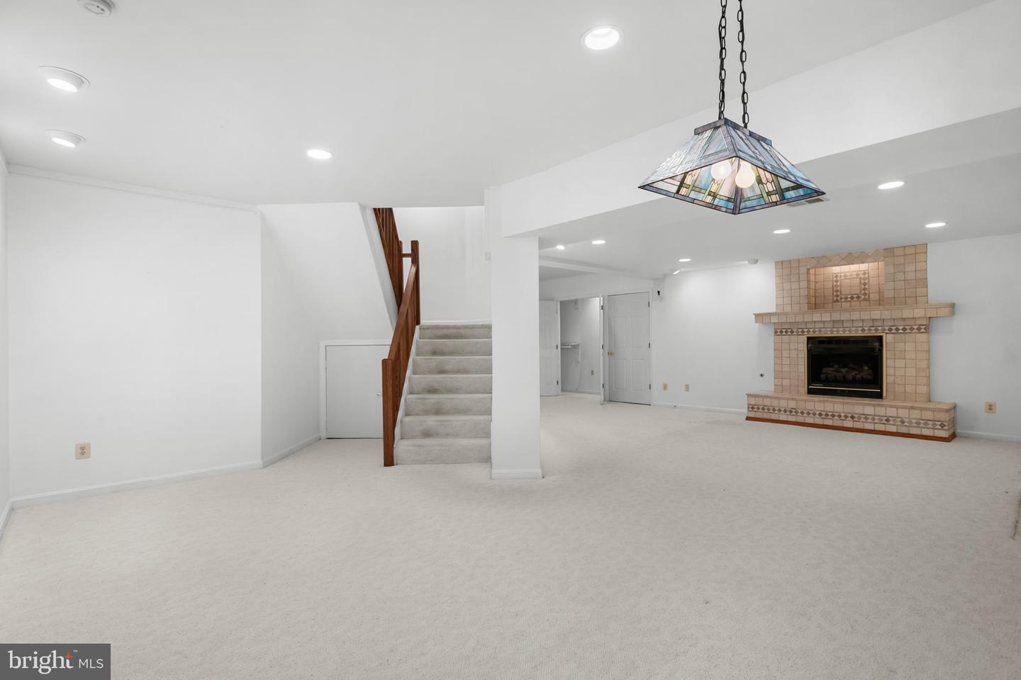 3402 WALNUT HILL CT, FALLS CHURCH, Virginia 22042, 3 Bedrooms Bedrooms, 10 Rooms Rooms,4 BathroomsBathrooms,Residential,For sale,3402 WALNUT HILL CT,VAFX2292254 MLS # VAFX2292254