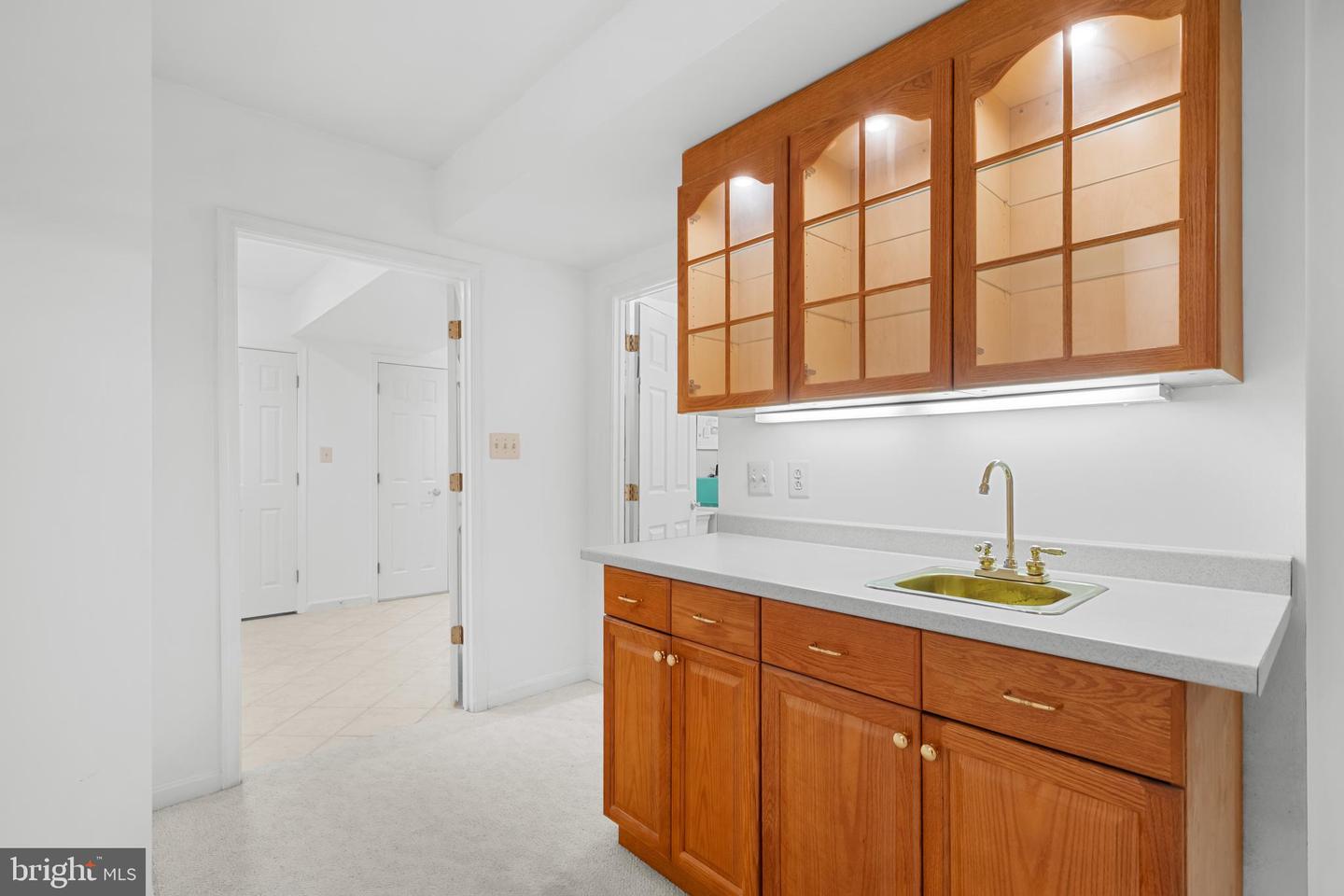 3402 WALNUT HILL CT, FALLS CHURCH, Virginia 22042, 3 Bedrooms Bedrooms, 10 Rooms Rooms,4 BathroomsBathrooms,Residential,For sale,3402 WALNUT HILL CT,VAFX2292254 MLS # VAFX2292254