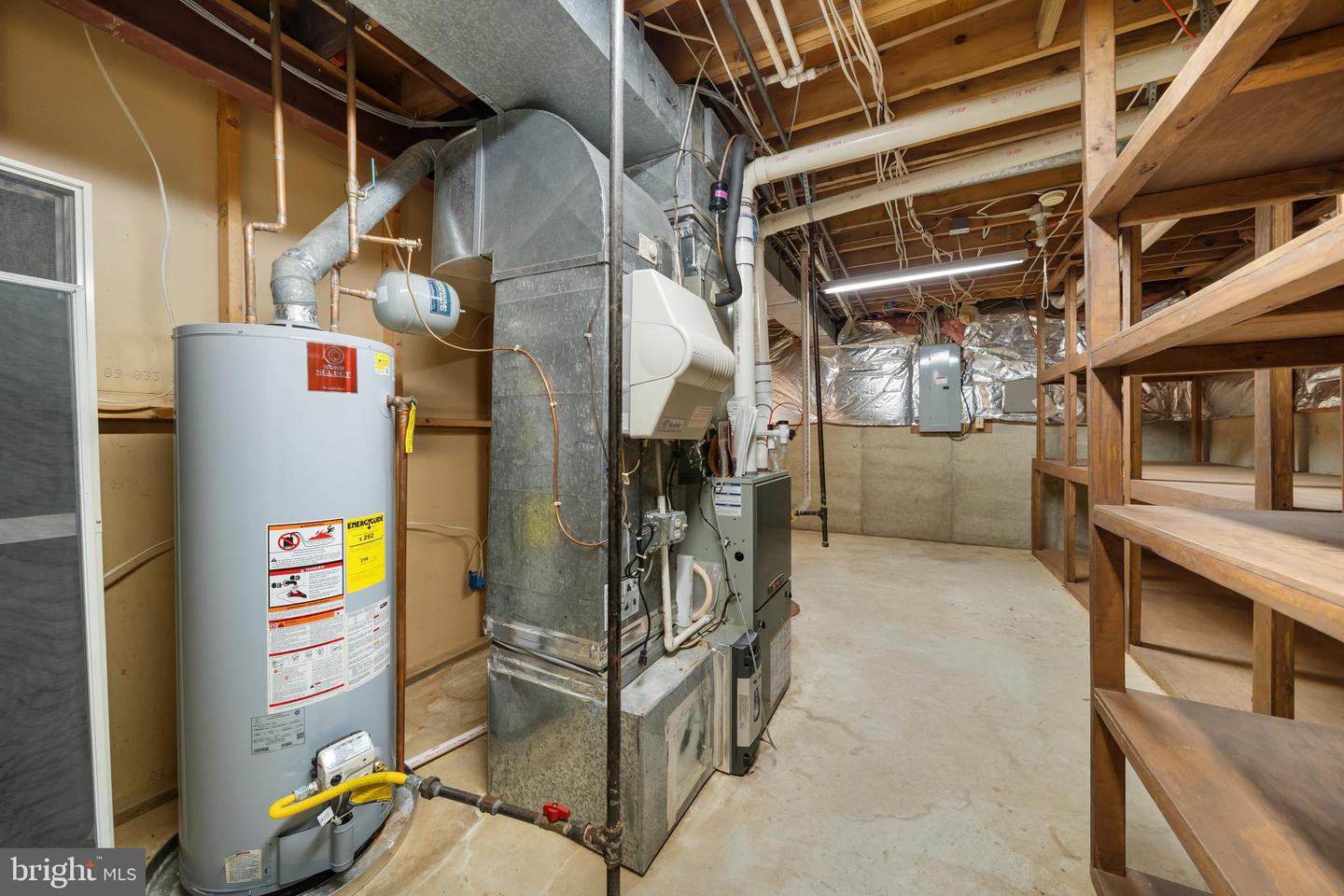 3402 WALNUT HILL CT, FALLS CHURCH, Virginia 22042, 3 Bedrooms Bedrooms, 10 Rooms Rooms,4 BathroomsBathrooms,Residential,For sale,3402 WALNUT HILL CT,VAFX2292254 MLS # VAFX2292254