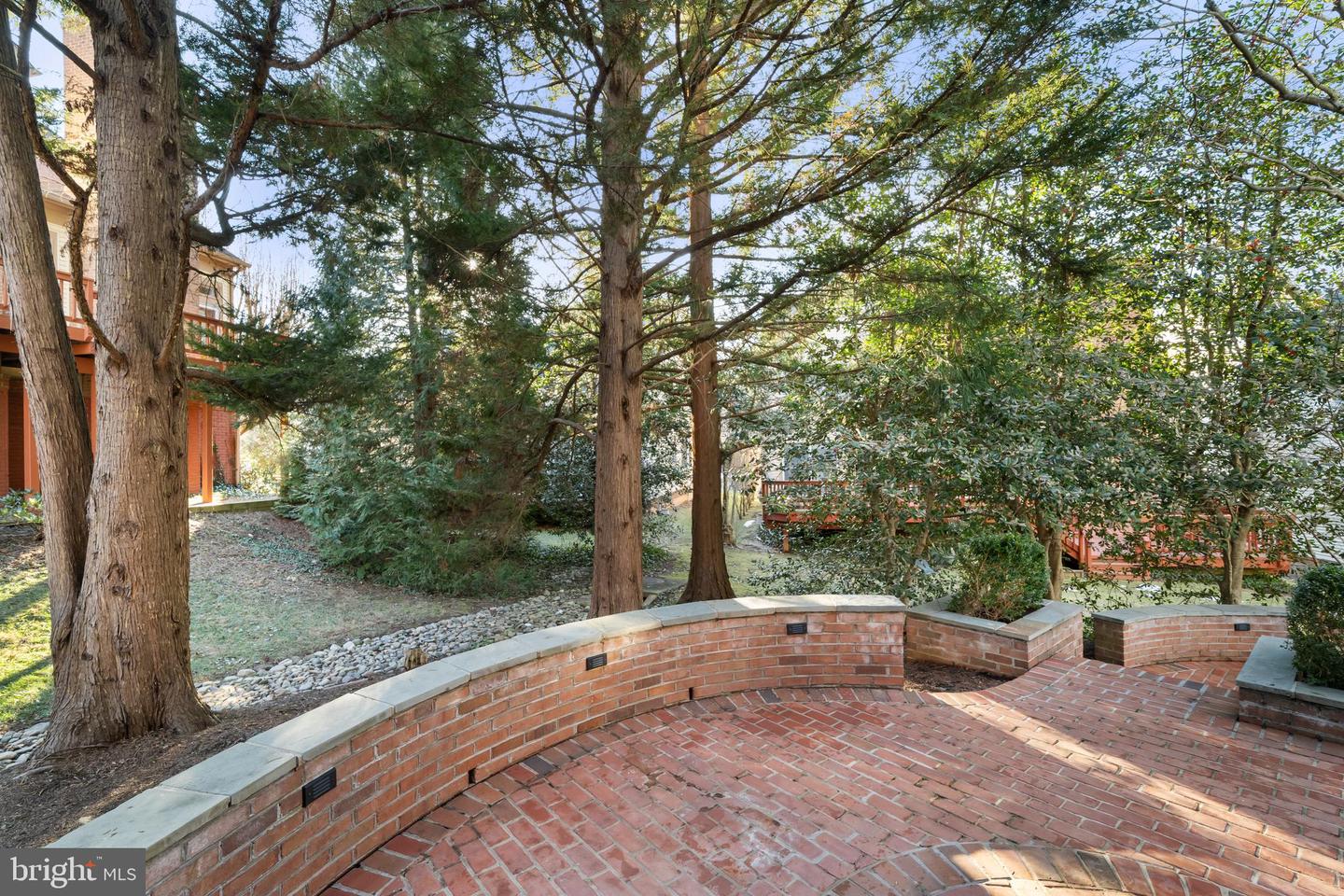 3402 WALNUT HILL CT, FALLS CHURCH, Virginia 22042, 3 Bedrooms Bedrooms, 10 Rooms Rooms,4 BathroomsBathrooms,Residential,For sale,3402 WALNUT HILL CT,VAFX2292254 MLS # VAFX2292254