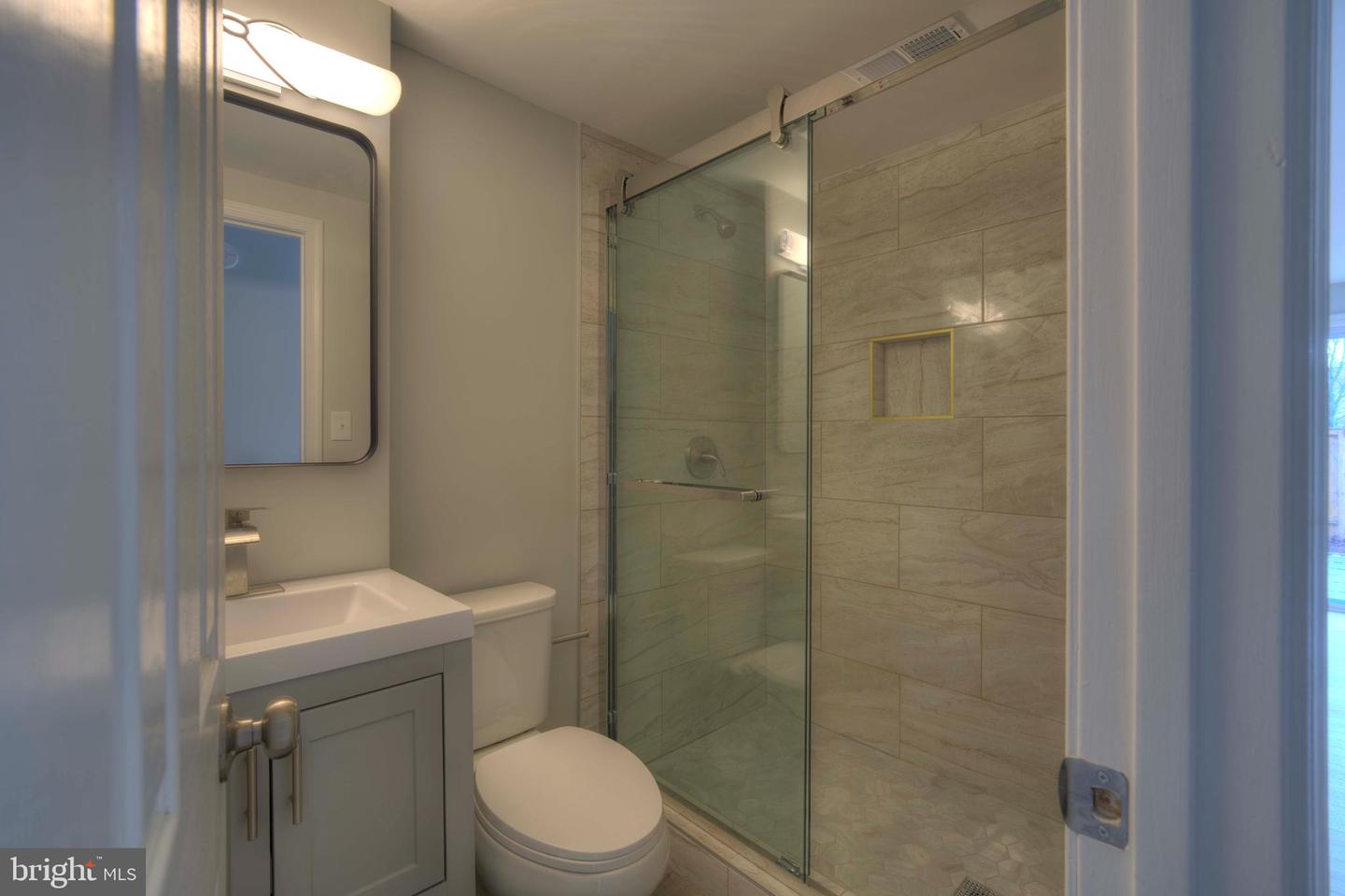 3154 STRATFORD CT, OAKTON, Virginia 22124, 3 Bedrooms Bedrooms, ,3 BathroomsBathrooms,Residential,For sale,3154 STRATFORD CT,VAFX2293182 MLS # VAFX2293182