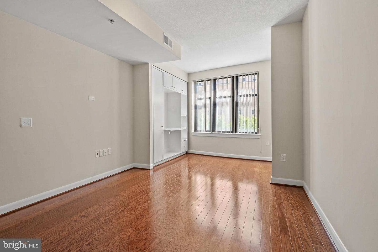 400 MASSACHUSETTS AVE NW #421, WASHINGTON, District Of Columbia 20001, 1 Bedroom Bedrooms, ,1 BathroomBathrooms,Residential,For sale,400 MASSACHUSETTS AVE NW #421,DCDC2248934 MLS # DCDC2248934