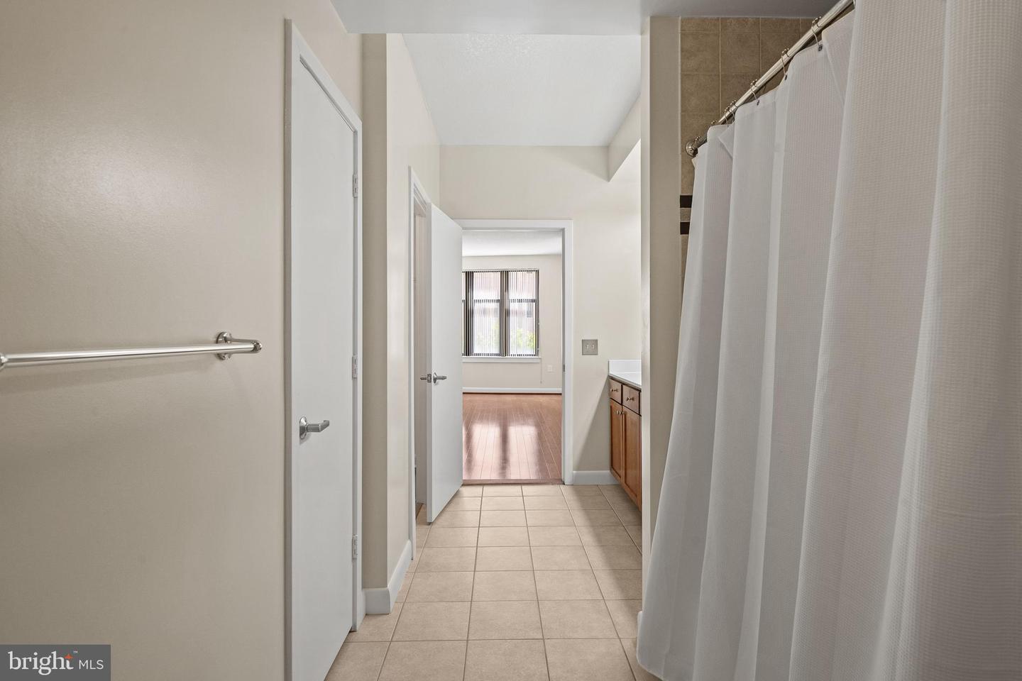 400 MASSACHUSETTS AVE NW #421, WASHINGTON, District Of Columbia 20001, 1 Bedroom Bedrooms, ,1 BathroomBathrooms,Residential,For sale,400 MASSACHUSETTS AVE NW #421,DCDC2248934 MLS # DCDC2248934