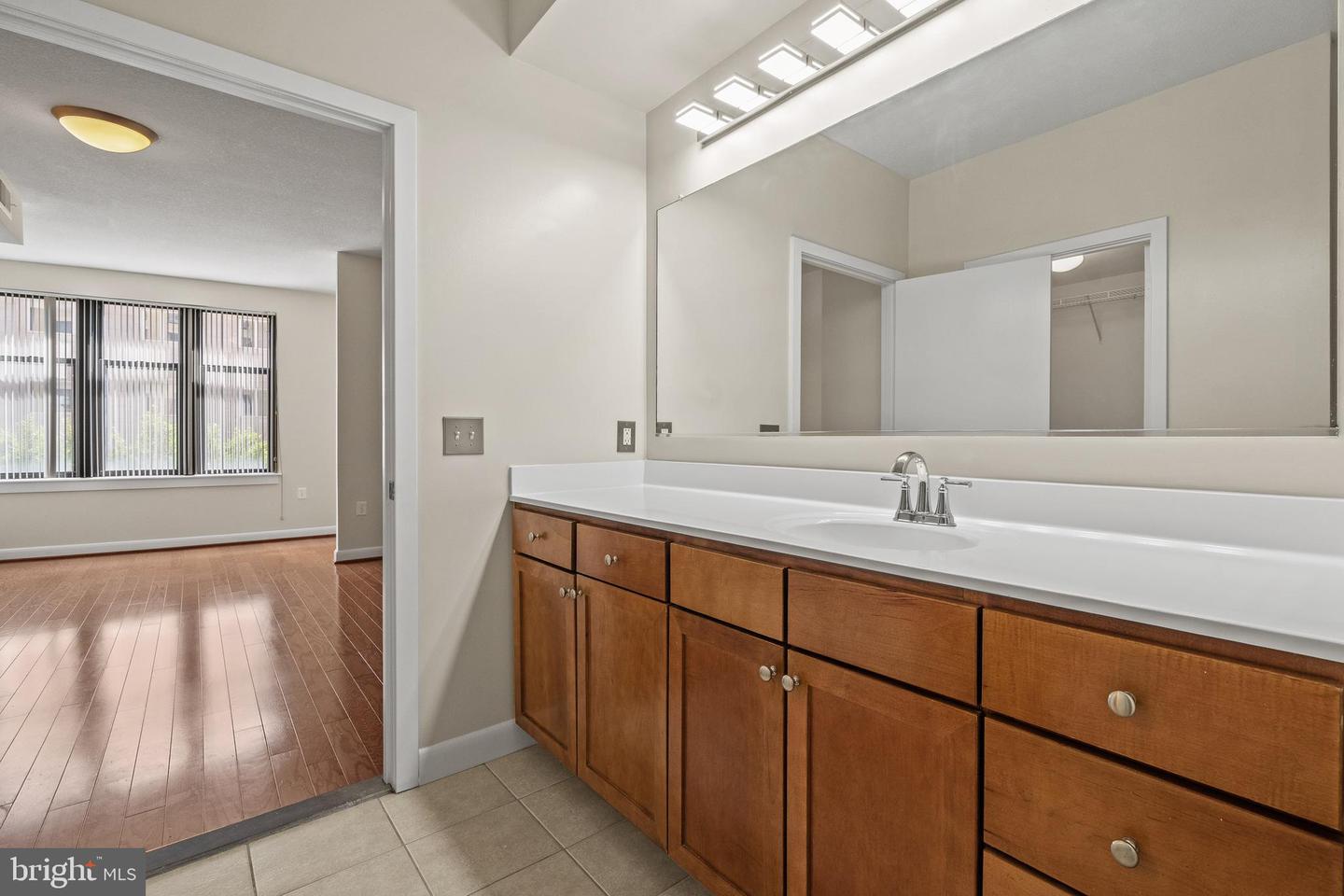 400 MASSACHUSETTS AVE NW #421, WASHINGTON, District Of Columbia 20001, 1 Bedroom Bedrooms, ,1 BathroomBathrooms,Residential,For sale,400 MASSACHUSETTS AVE NW #421,DCDC2248934 MLS # DCDC2248934