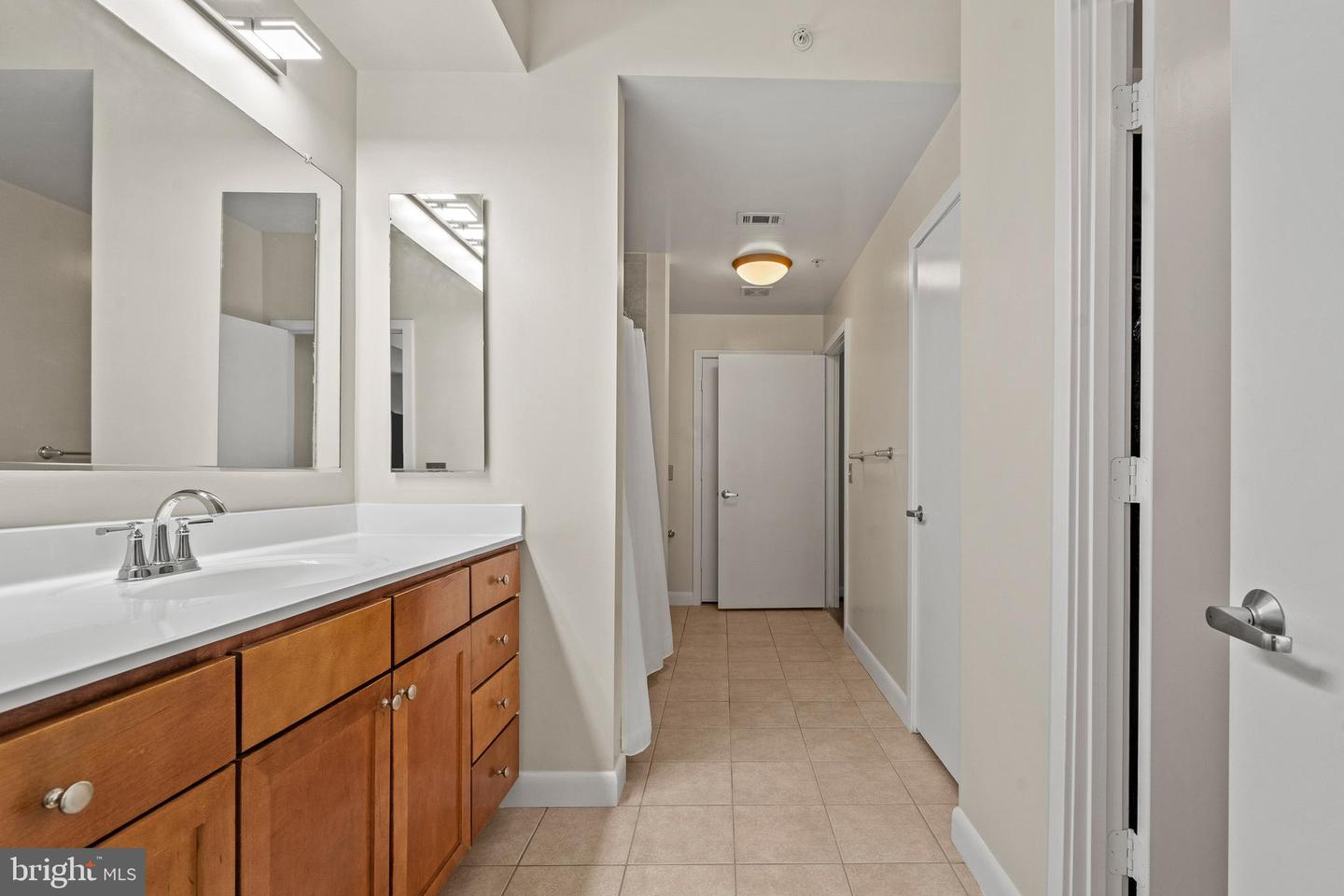 400 MASSACHUSETTS AVE NW #421, WASHINGTON, District Of Columbia 20001, 1 Bedroom Bedrooms, ,1 BathroomBathrooms,Residential,For sale,400 MASSACHUSETTS AVE NW #421,DCDC2248934 MLS # DCDC2248934