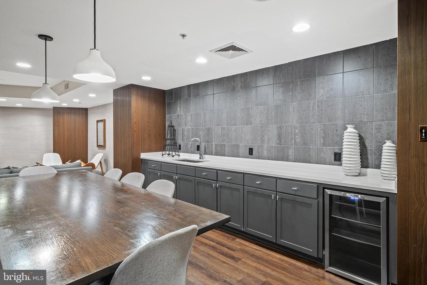 400 MASSACHUSETTS AVE NW #421, WASHINGTON, District Of Columbia 20001, 1 Bedroom Bedrooms, ,1 BathroomBathrooms,Residential,For sale,400 MASSACHUSETTS AVE NW #421,DCDC2248934 MLS # DCDC2248934