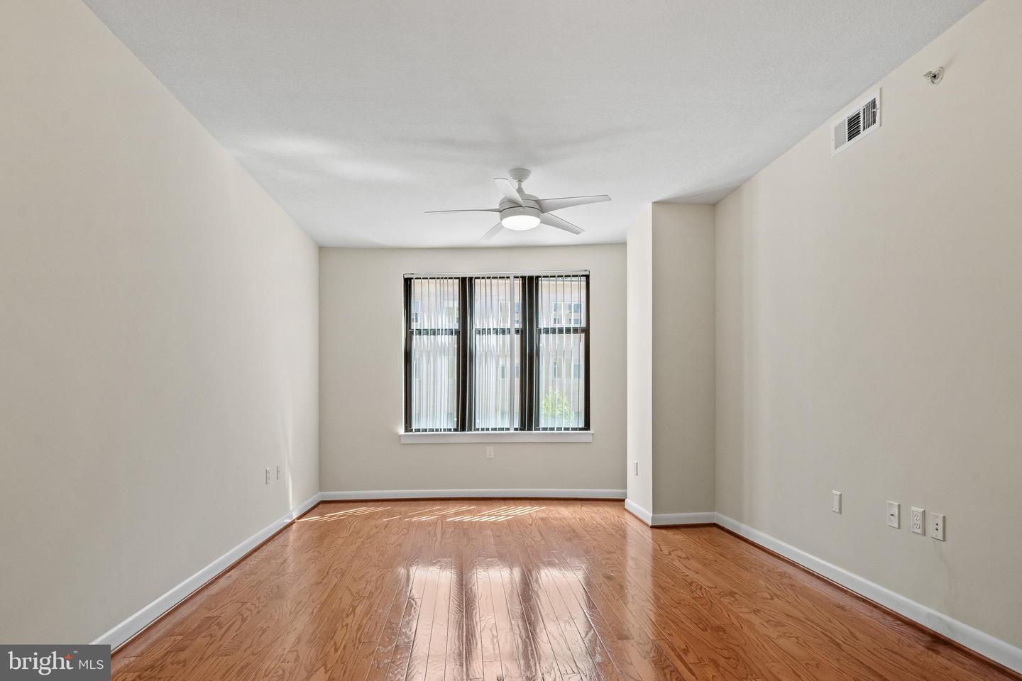 400 MASSACHUSETTS AVE NW #421, WASHINGTON, District Of Columbia 20001, 1 Bedroom Bedrooms, ,1 BathroomBathrooms,Residential,For sale,400 MASSACHUSETTS AVE NW #421,DCDC2248934 MLS # DCDC2248934