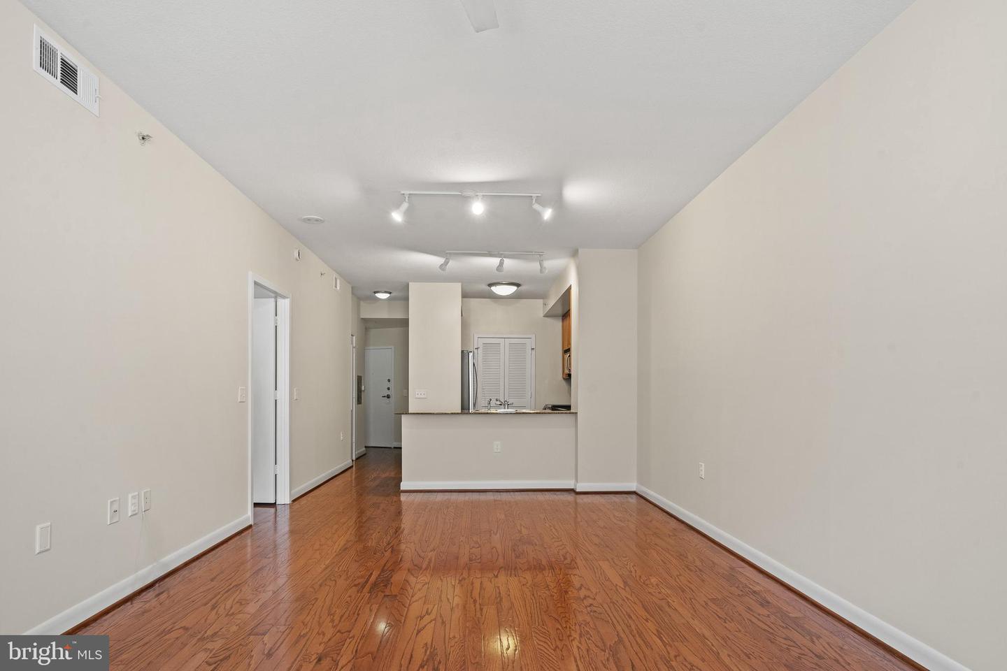 400 MASSACHUSETTS AVE NW #421, WASHINGTON, District Of Columbia 20001, 1 Bedroom Bedrooms, ,1 BathroomBathrooms,Residential,For sale,400 MASSACHUSETTS AVE NW #421,DCDC2248934 MLS # DCDC2248934
