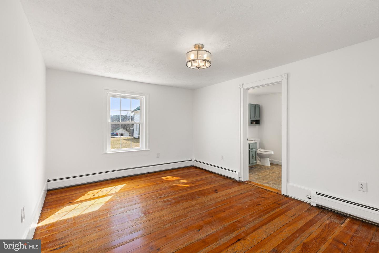 3345 CONICVILLE RD, MOUNT JACKSON, Virginia 22842, 4 Bedrooms Bedrooms, ,2 BathroomsBathrooms,Residential,For sale,3345 CONICVILLE RD,VASH2013746 MLS # VASH2013746