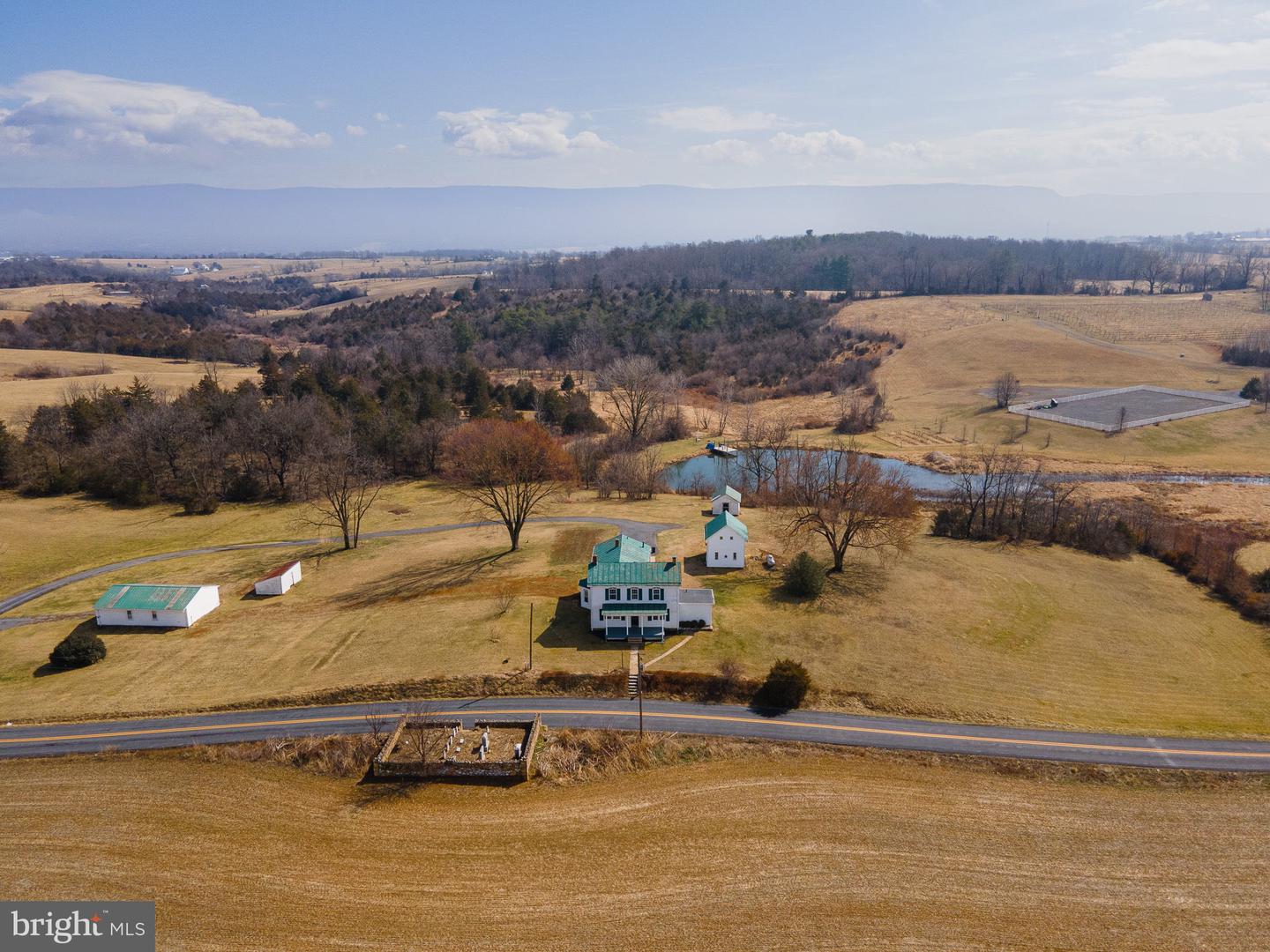 3345 CONICVILLE RD, MOUNT JACKSON, Virginia 22842, 4 Bedrooms Bedrooms, ,2 BathroomsBathrooms,Residential,For sale,3345 CONICVILLE RD,VASH2013746 MLS # VASH2013746