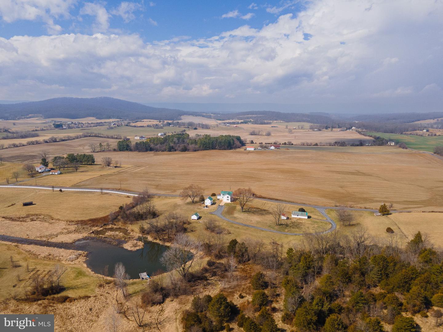 3345 CONICVILLE RD, MOUNT JACKSON, Virginia 22842, 4 Bedrooms Bedrooms, ,2 BathroomsBathrooms,Residential,For sale,3345 CONICVILLE RD,VASH2013746 MLS # VASH2013746