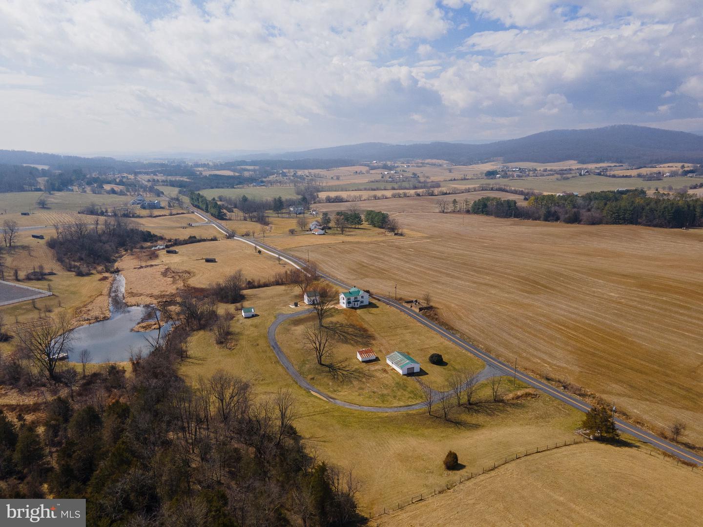 3345 CONICVILLE RD, MOUNT JACKSON, Virginia 22842, 4 Bedrooms Bedrooms, ,2 BathroomsBathrooms,Residential,For sale,3345 CONICVILLE RD,VASH2013746 MLS # VASH2013746