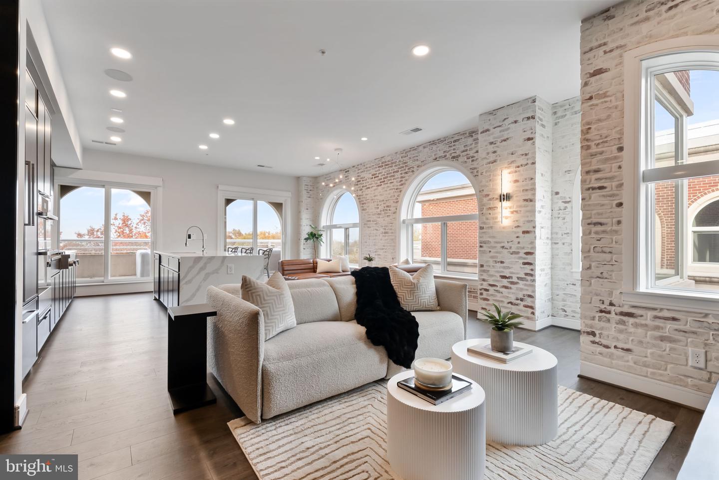 625 SLATERS LN #402, ALEXANDRIA, Virginia 22314, 3 Bedrooms Bedrooms, ,2 BathroomsBathrooms,Residential,For sale,625 SLATERS LN #402,VAAX2054882 MLS # VAAX2054882