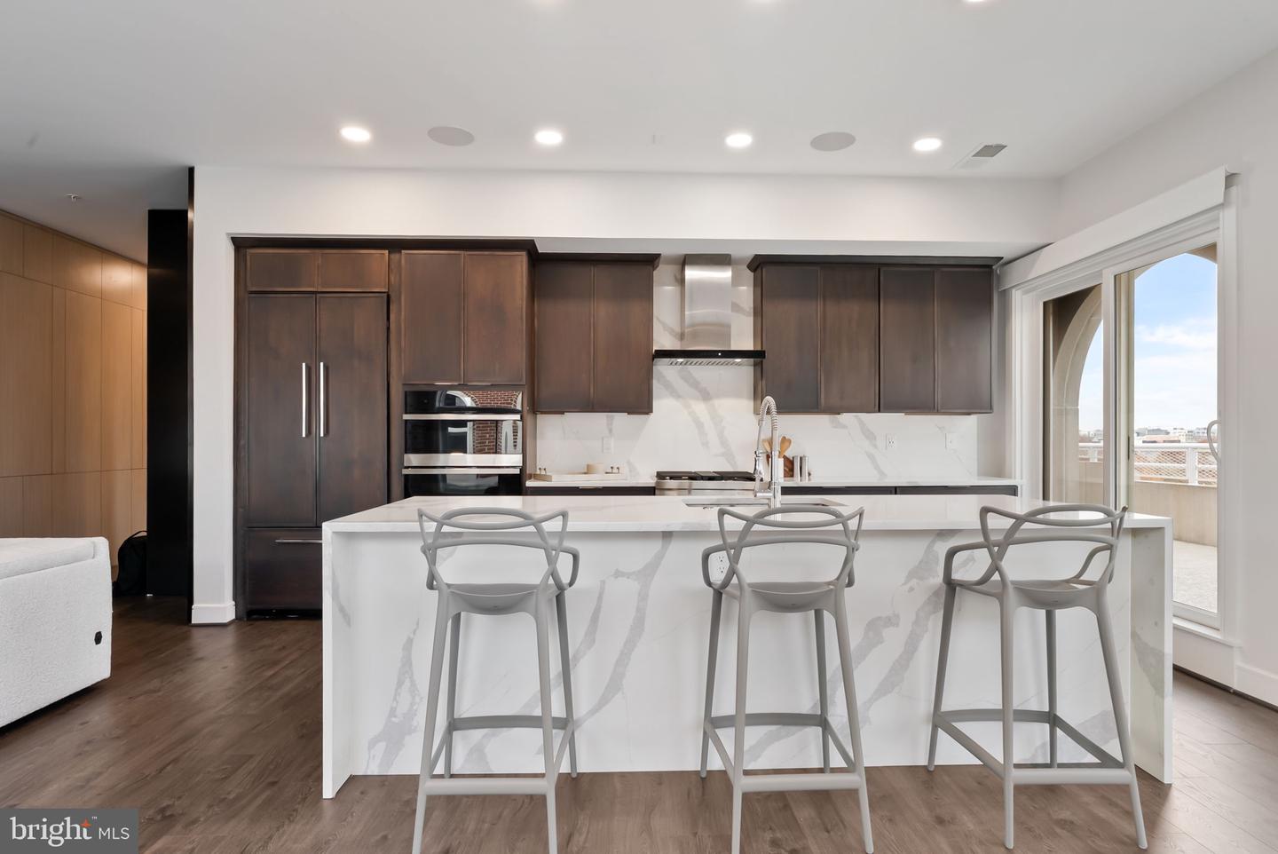 625 SLATERS LN #402, ALEXANDRIA, Virginia 22314, 3 Bedrooms Bedrooms, ,2 BathroomsBathrooms,Residential,For sale,625 SLATERS LN #402,VAAX2054882 MLS # VAAX2054882