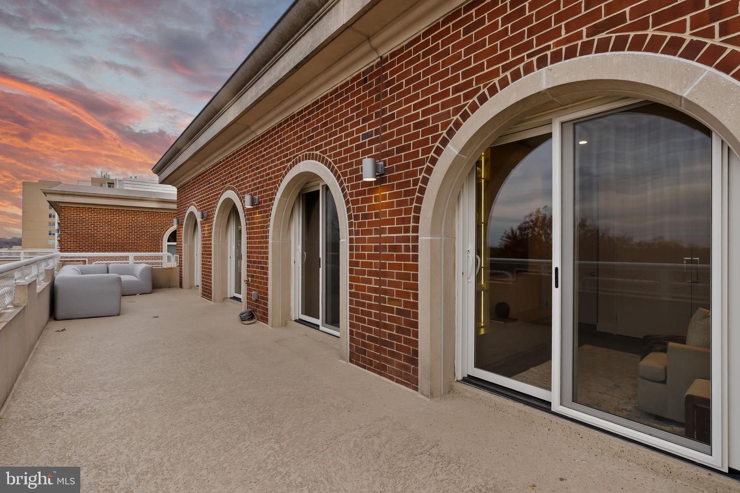 625 SLATERS LN #402, ALEXANDRIA, Virginia 22314, 3 Bedrooms Bedrooms, ,2 BathroomsBathrooms,Residential,For sale,625 SLATERS LN #402,VAAX2054882 MLS # VAAX2054882