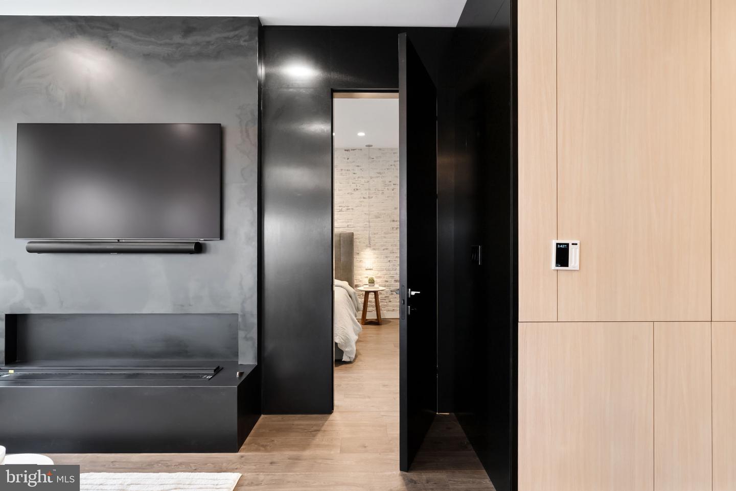 625 SLATERS LN #402, ALEXANDRIA, Virginia 22314, 3 Bedrooms Bedrooms, ,2 BathroomsBathrooms,Residential,For sale,625 SLATERS LN #402,VAAX2054882 MLS # VAAX2054882