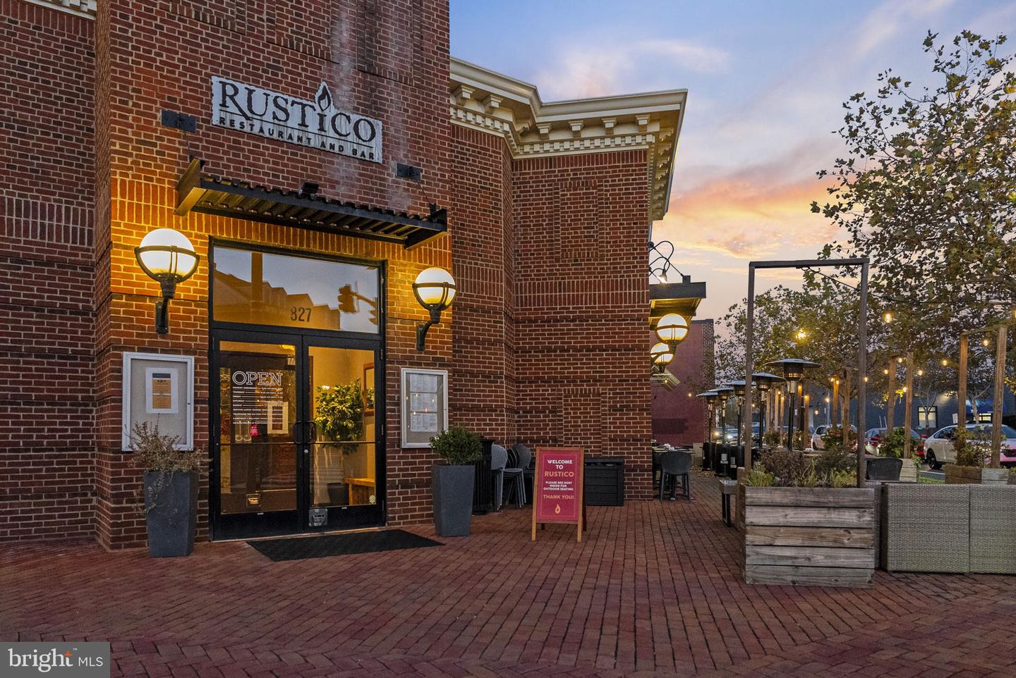 625 SLATERS LN #402, ALEXANDRIA, Virginia 22314, 3 Bedrooms Bedrooms, ,2 BathroomsBathrooms,Residential,For sale,625 SLATERS LN #402,VAAX2054882 MLS # VAAX2054882