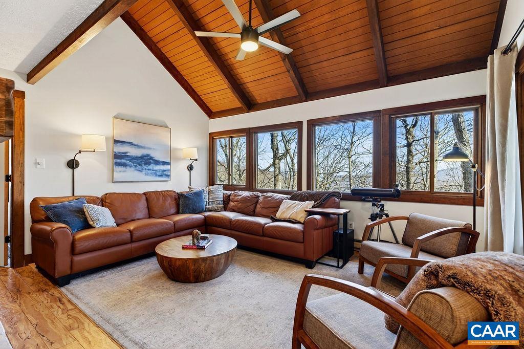 96 SQUIRREL TREE LN, WINTERGREEN RESORT, Virginia 22967, 3 Bedrooms Bedrooms, ,2 BathroomsBathrooms,Residential,For sale,96 SQUIRREL TREE LN,674067 MLS # 674067