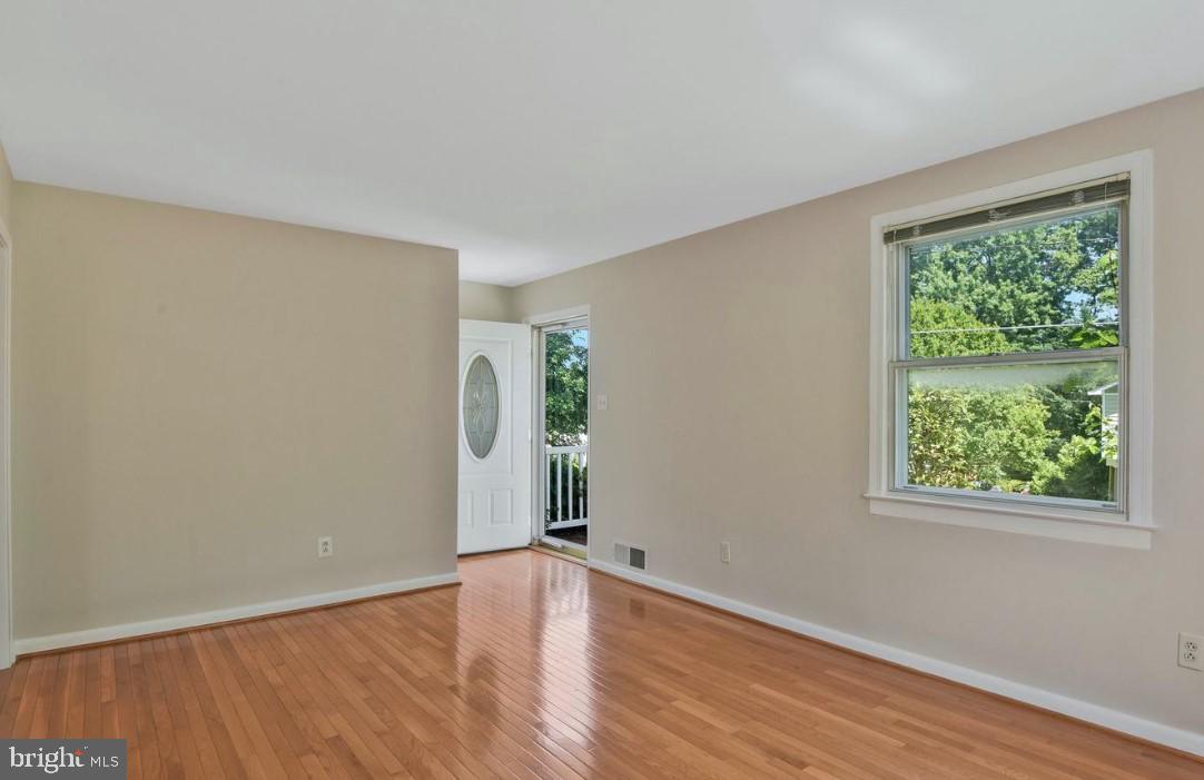 4038 POPLAR ST, FAIRFAX, Virginia 22030, 3 Bedrooms Bedrooms, ,2 BathroomsBathrooms,Residential,For sale,4038 POPLAR ST,VAFC2007912 MLS # VAFC2007912