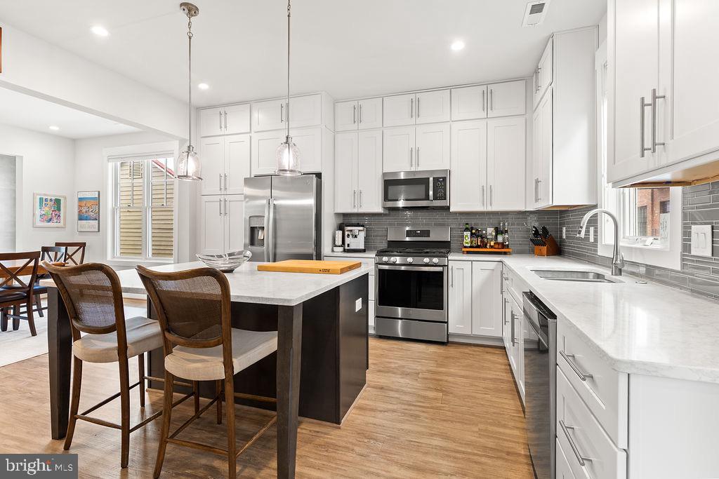 313 CHARLES ST, FREDERICKSBURG, Virginia 22401, 3 Bedrooms Bedrooms, 12 Rooms Rooms,2 BathroomsBathrooms,Residential,For sale,313 CHARLES ST,VAFB2009766 MLS # VAFB2009766