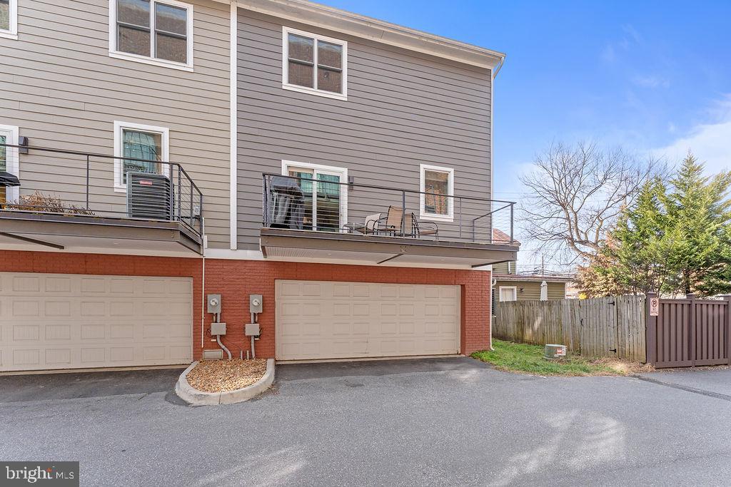 313 CHARLES ST, FREDERICKSBURG, Virginia 22401, 3 Bedrooms Bedrooms, 12 Rooms Rooms,2 BathroomsBathrooms,Residential,For sale,313 CHARLES ST,VAFB2009766 MLS # VAFB2009766