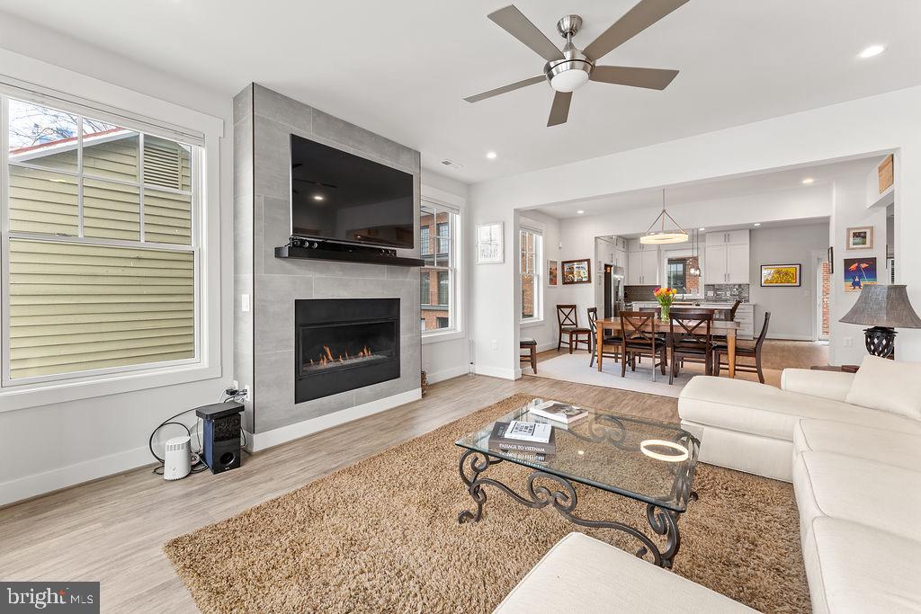 313 CHARLES ST, FREDERICKSBURG, Virginia 22401, 3 Bedrooms Bedrooms, 12 Rooms Rooms,2 BathroomsBathrooms,Residential,For sale,313 CHARLES ST,VAFB2009766 MLS # VAFB2009766