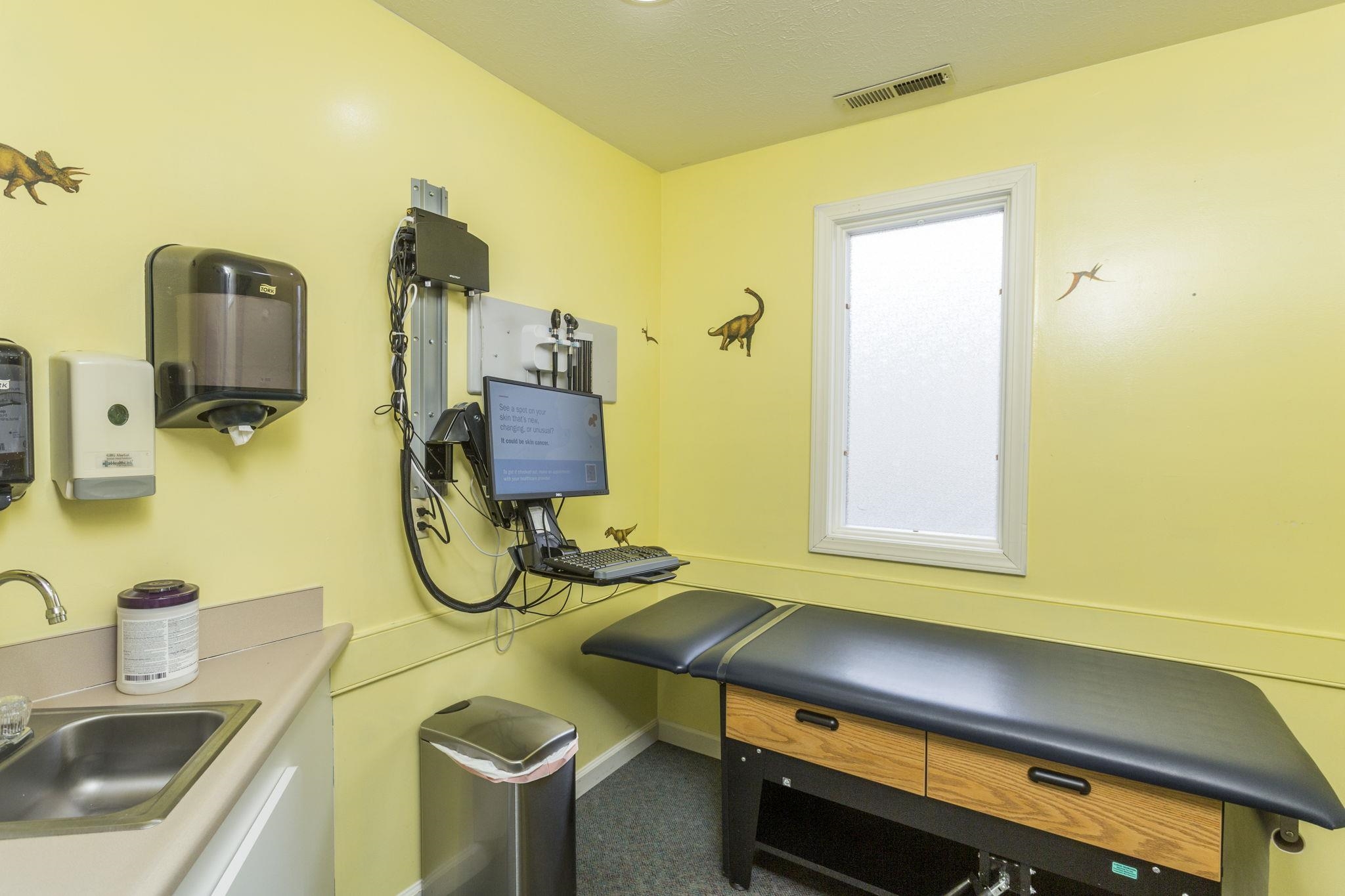 1947 MEDICAL AVE, HARRISONBURG, Virginia 22801, ,Commercial,1947 MEDICAL AVE,674103 MLS # 674103